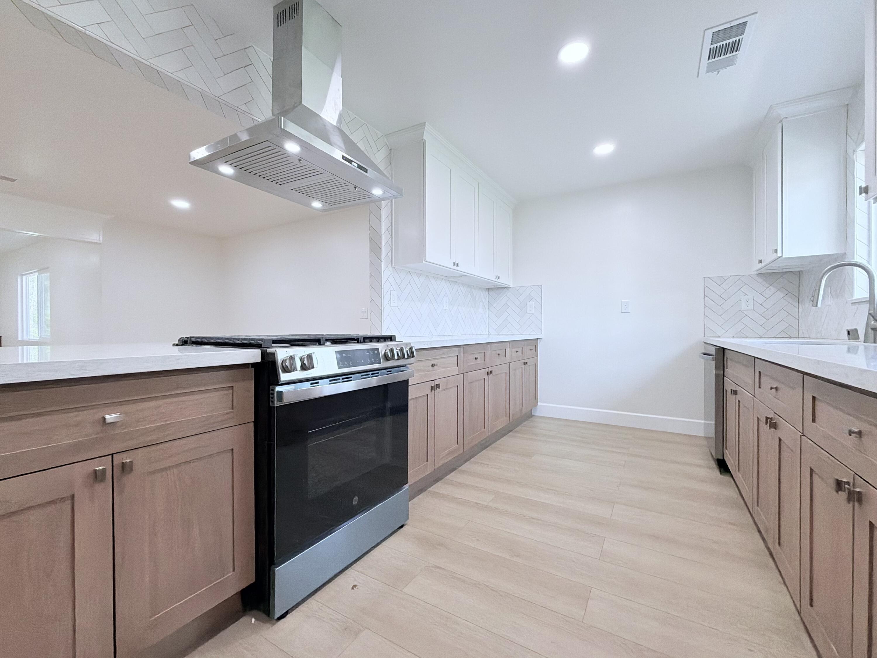 576 Oleander Ave, Lemoore, CA 93245