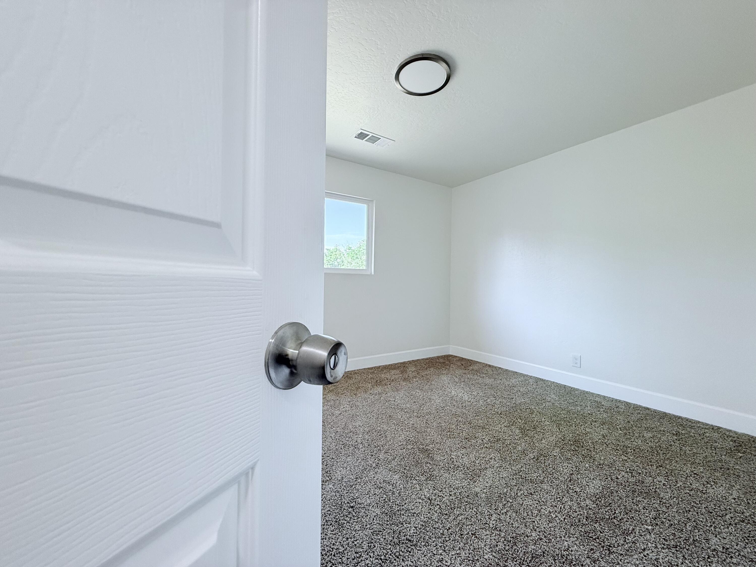 576 Oleander Ave, Lemoore, CA 93245