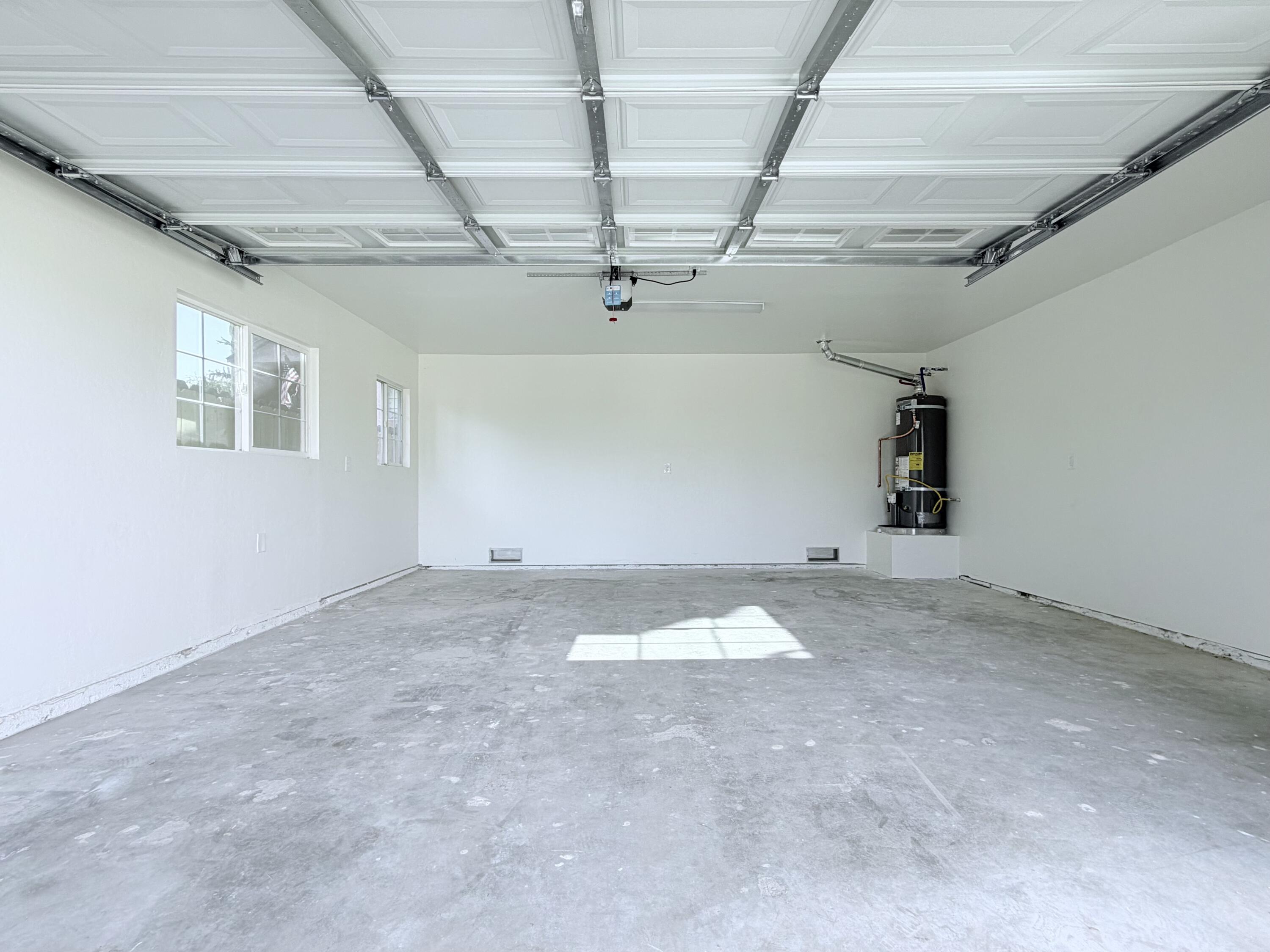 576 Oleander Ave, Lemoore, CA 93245