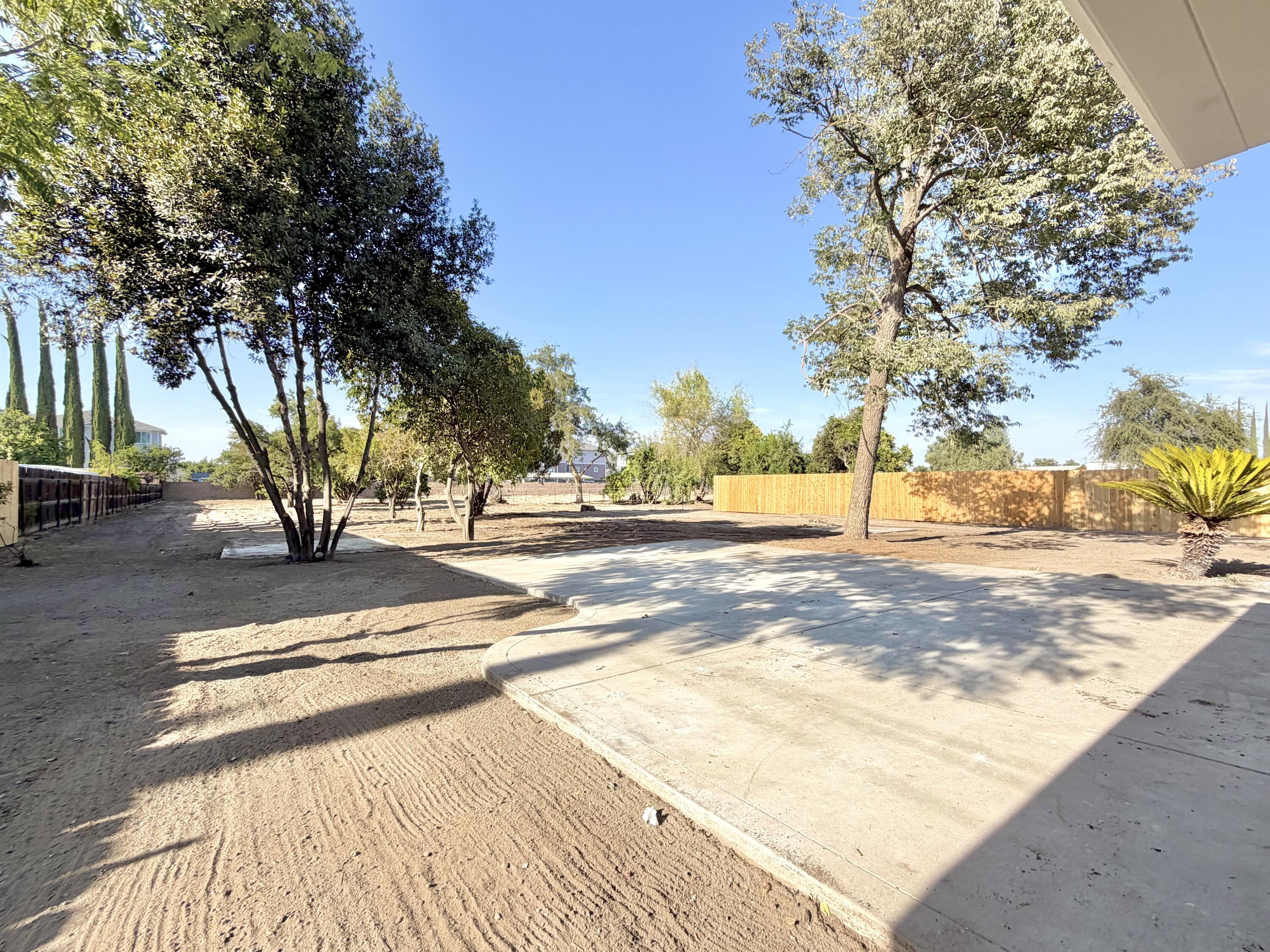 576 Oleander Ave, Lemoore, CA 93245