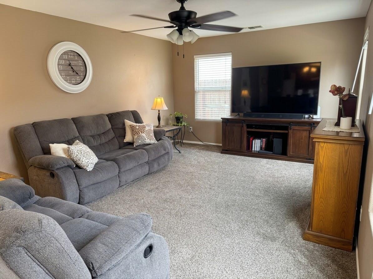 4234 W Elkhorn Ave, Visalia, CA 93277