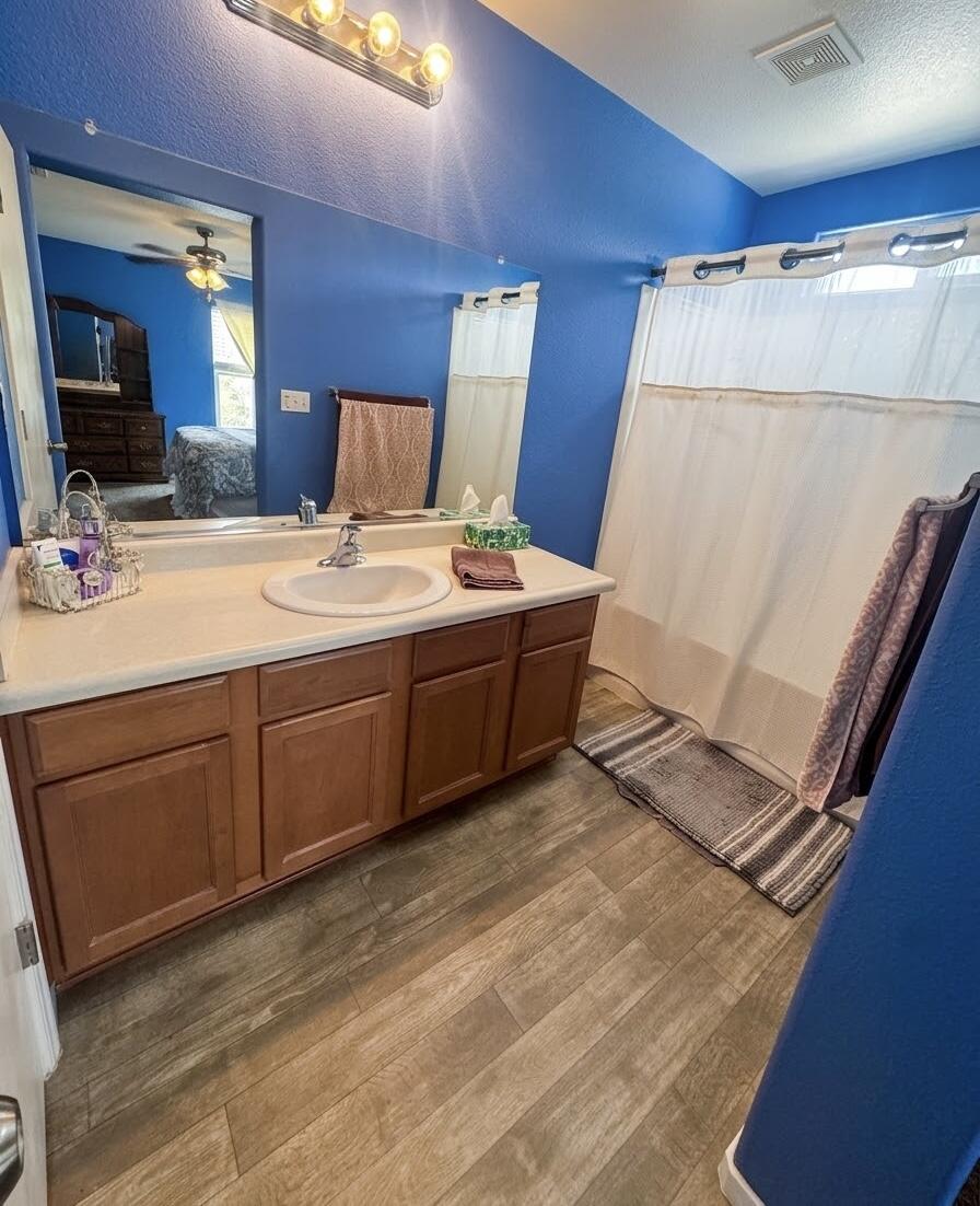 4234 W Elkhorn Ave, Visalia, CA 93277
