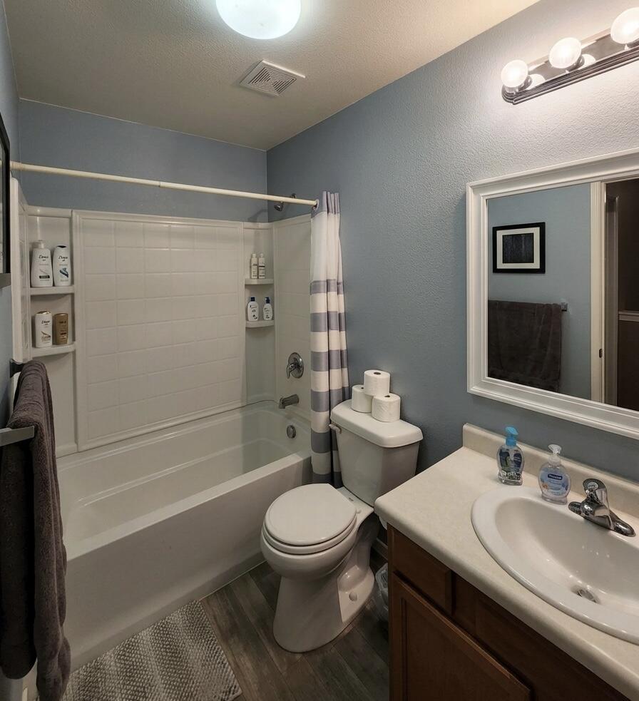 4234 W Elkhorn Ave, Visalia, CA 93277