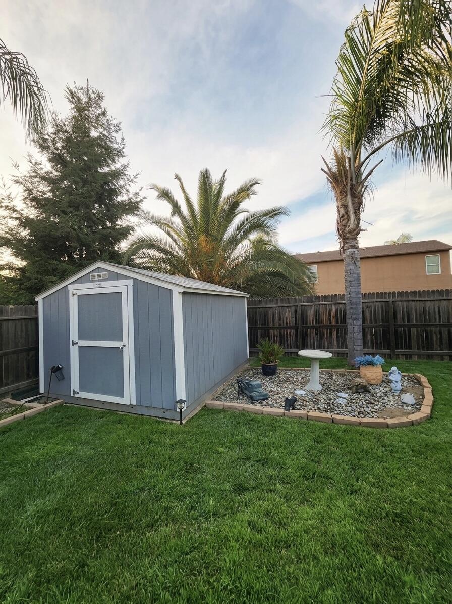 4234 W Elkhorn Ave, Visalia, CA 93277