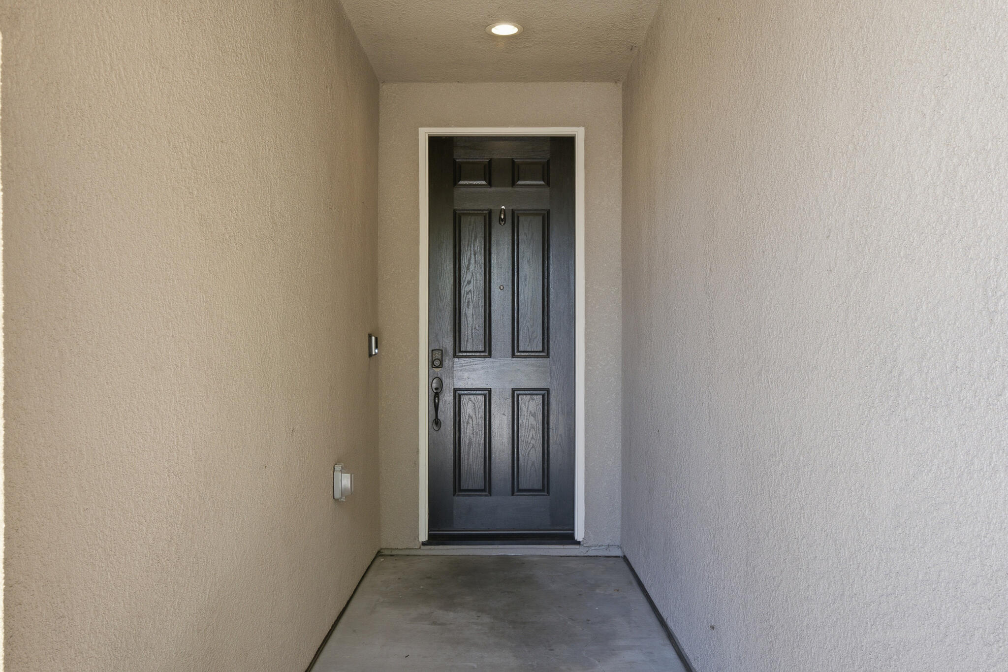 587 Montana De Oro St, Tulare, CA 93274