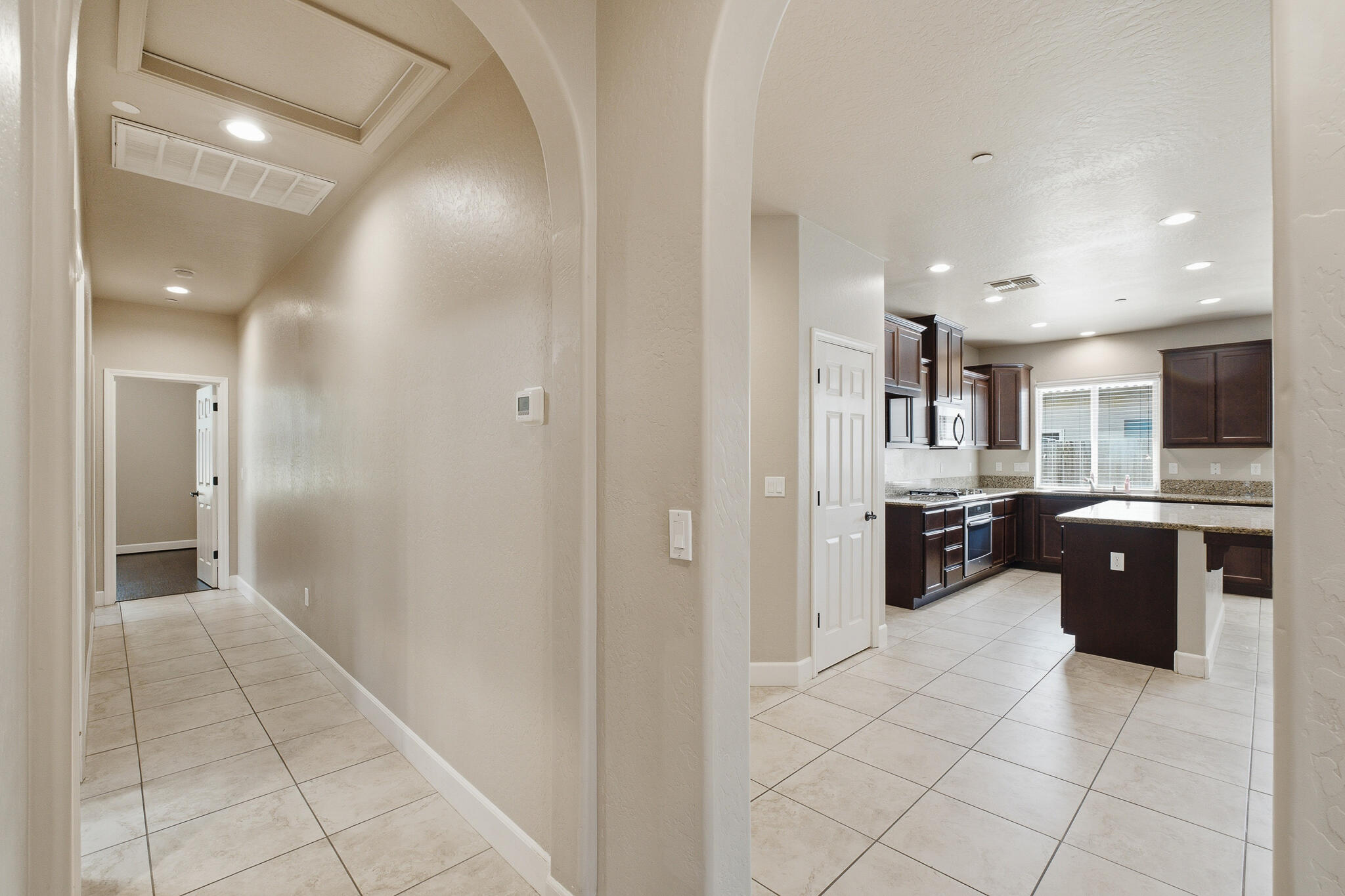 587 Montana De Oro St, Tulare, CA 93274