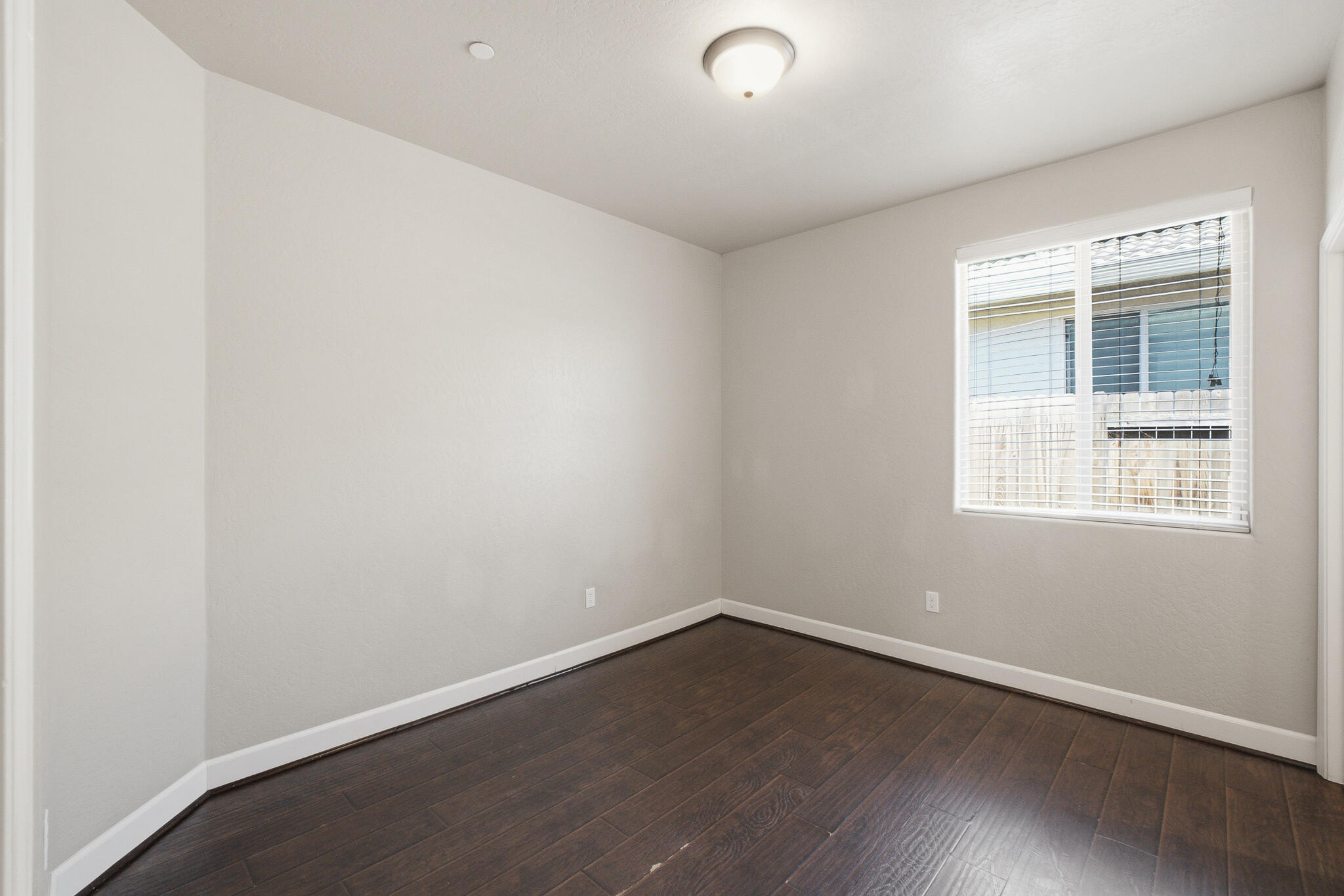 587 Montana De Oro St, Tulare, CA 93274