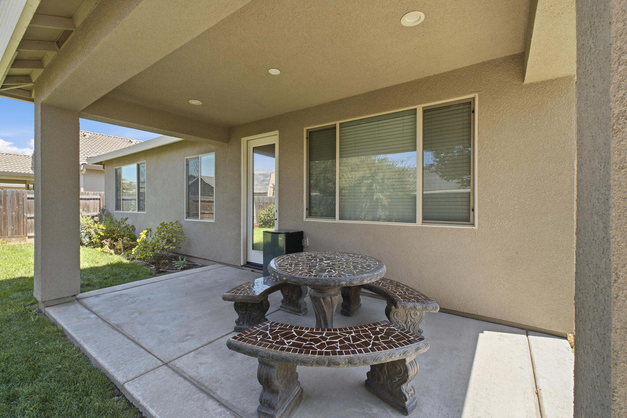 587 Montana De Oro St, Tulare, CA 93274