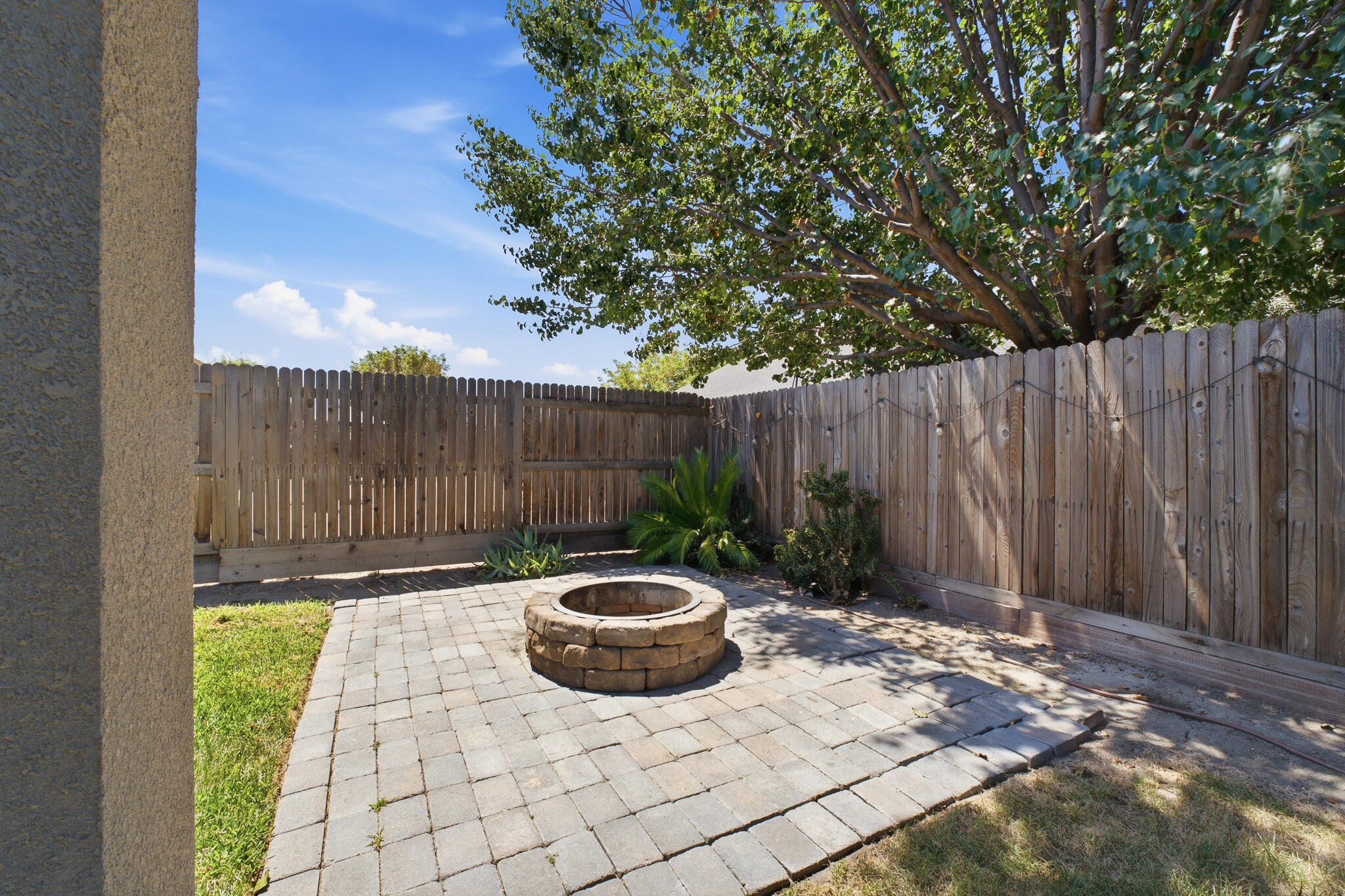 587 Montana De Oro St, Tulare, CA 93274