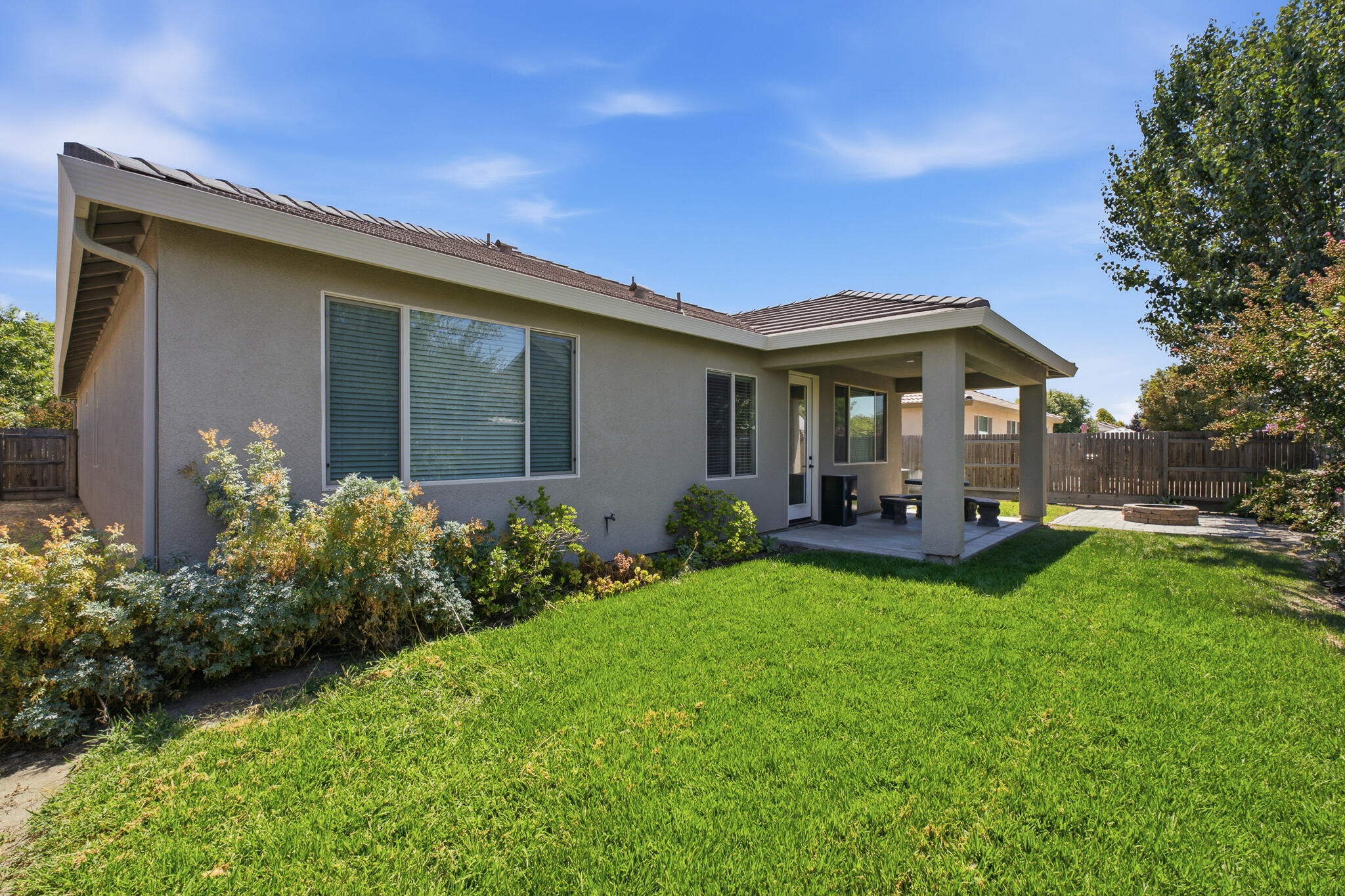 587 Montana De Oro St, Tulare, CA 93274