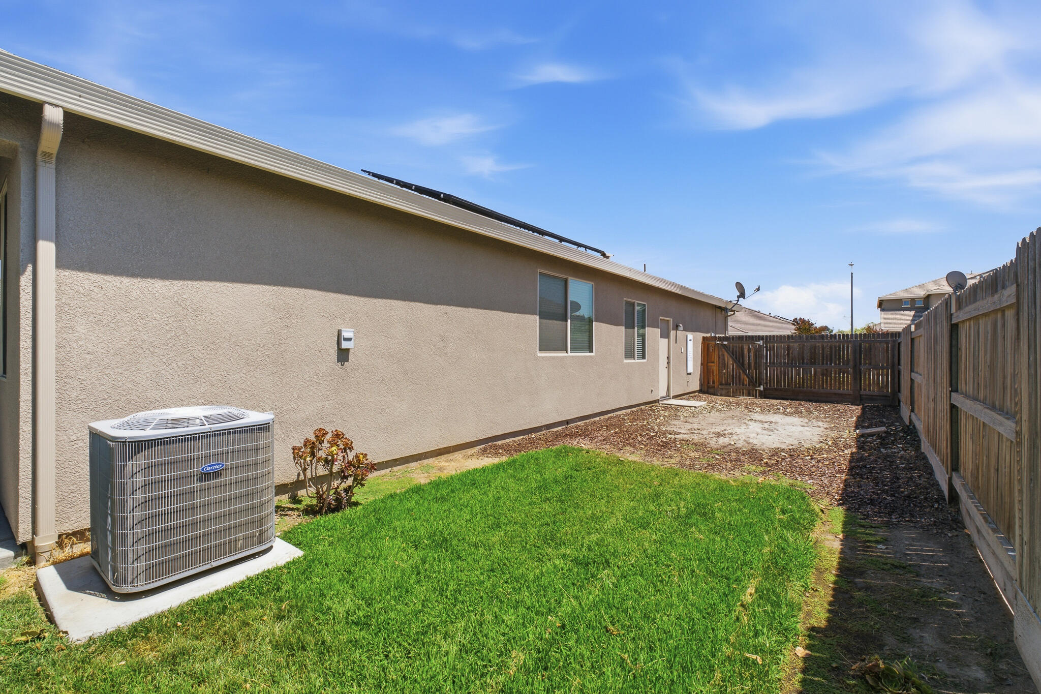 587 Montana De Oro St, Tulare, CA 93274