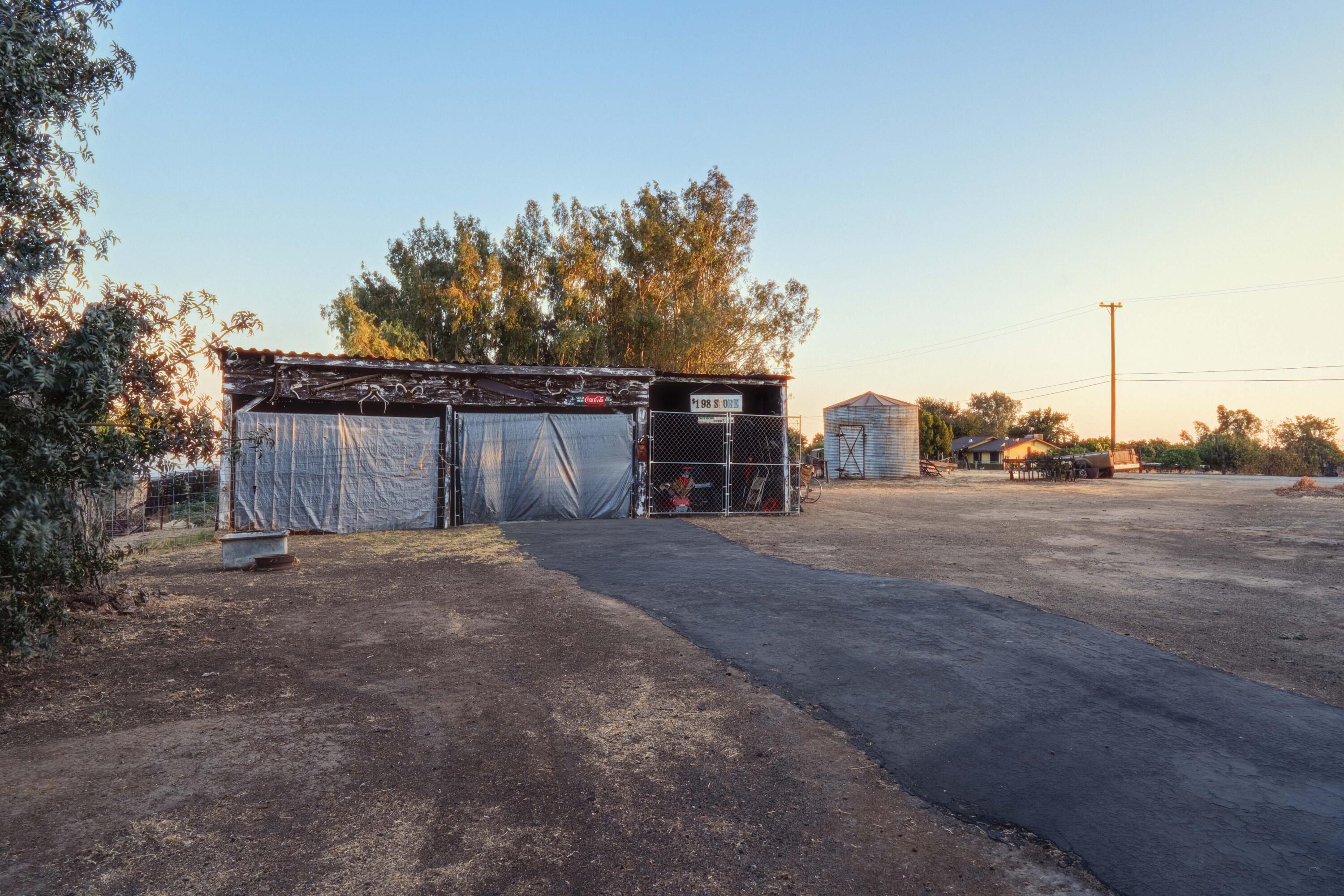 24091 Avenue 95, Terra Bella, CA 93270