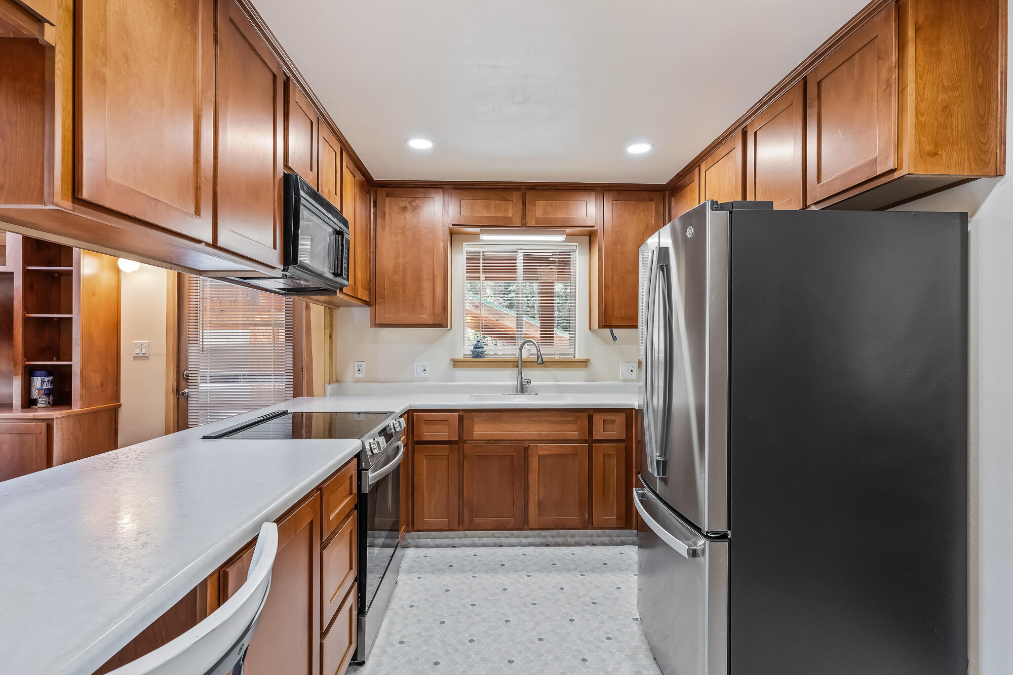 57716 Fox Dr, Springville, CA 93265