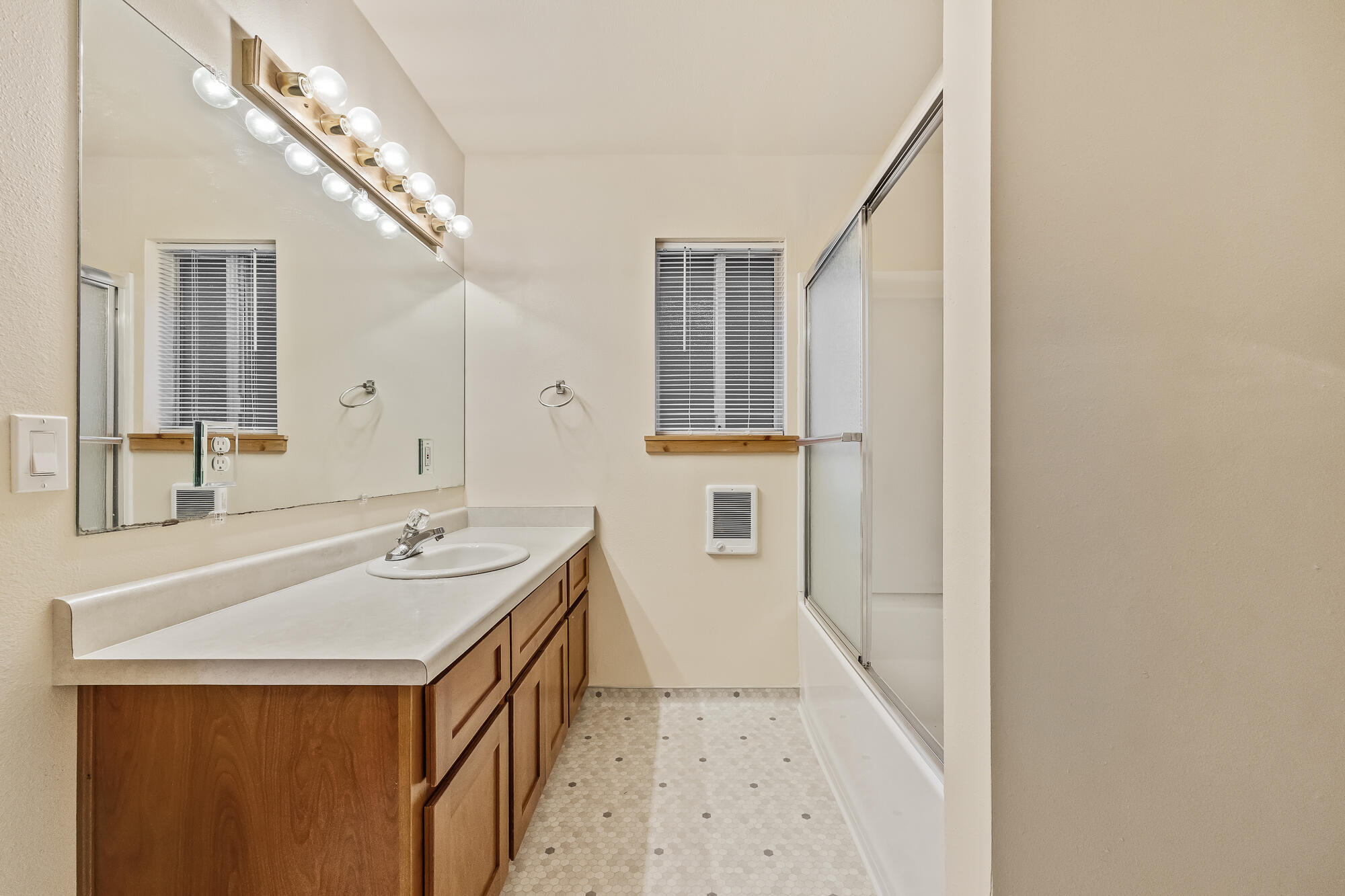 57716 Fox Dr, Springville, CA 93265