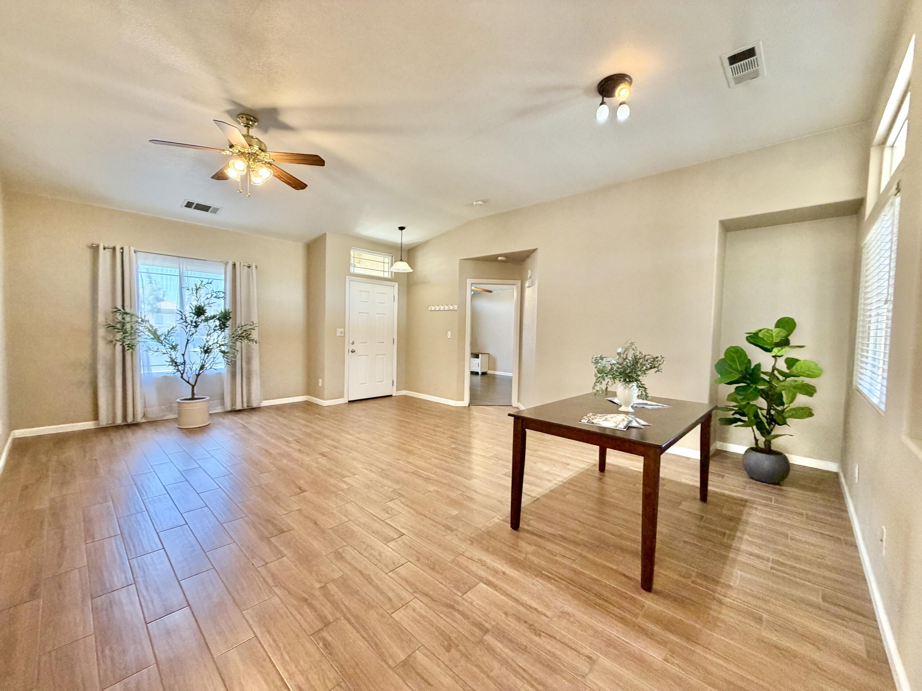 2105 N Charlie Chambers Dr, Hanford, CA 93230