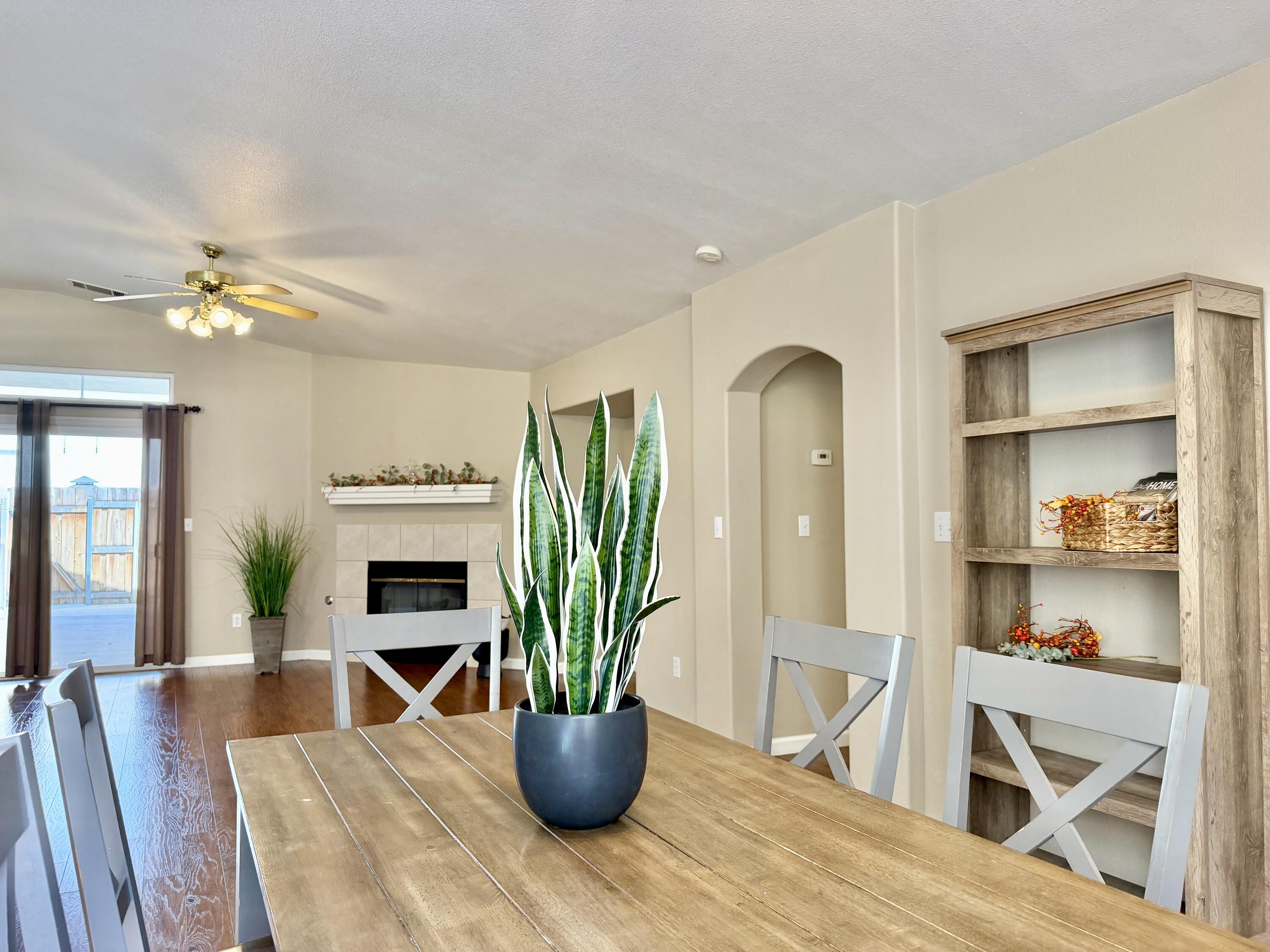 2105 N Charlie Chambers Dr, Hanford, CA 93230