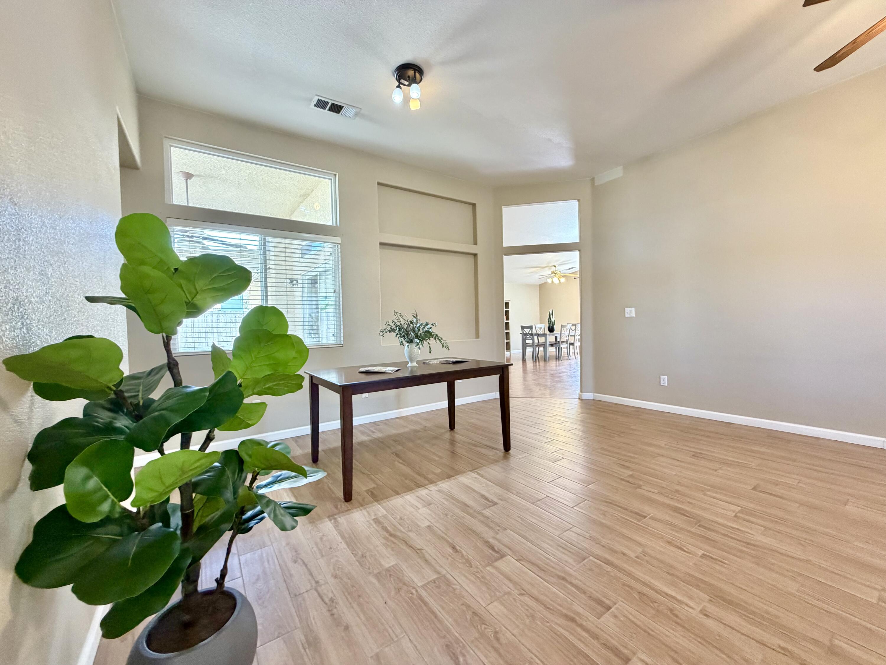 2105 N Charlie Chambers Dr, Hanford, CA 93230