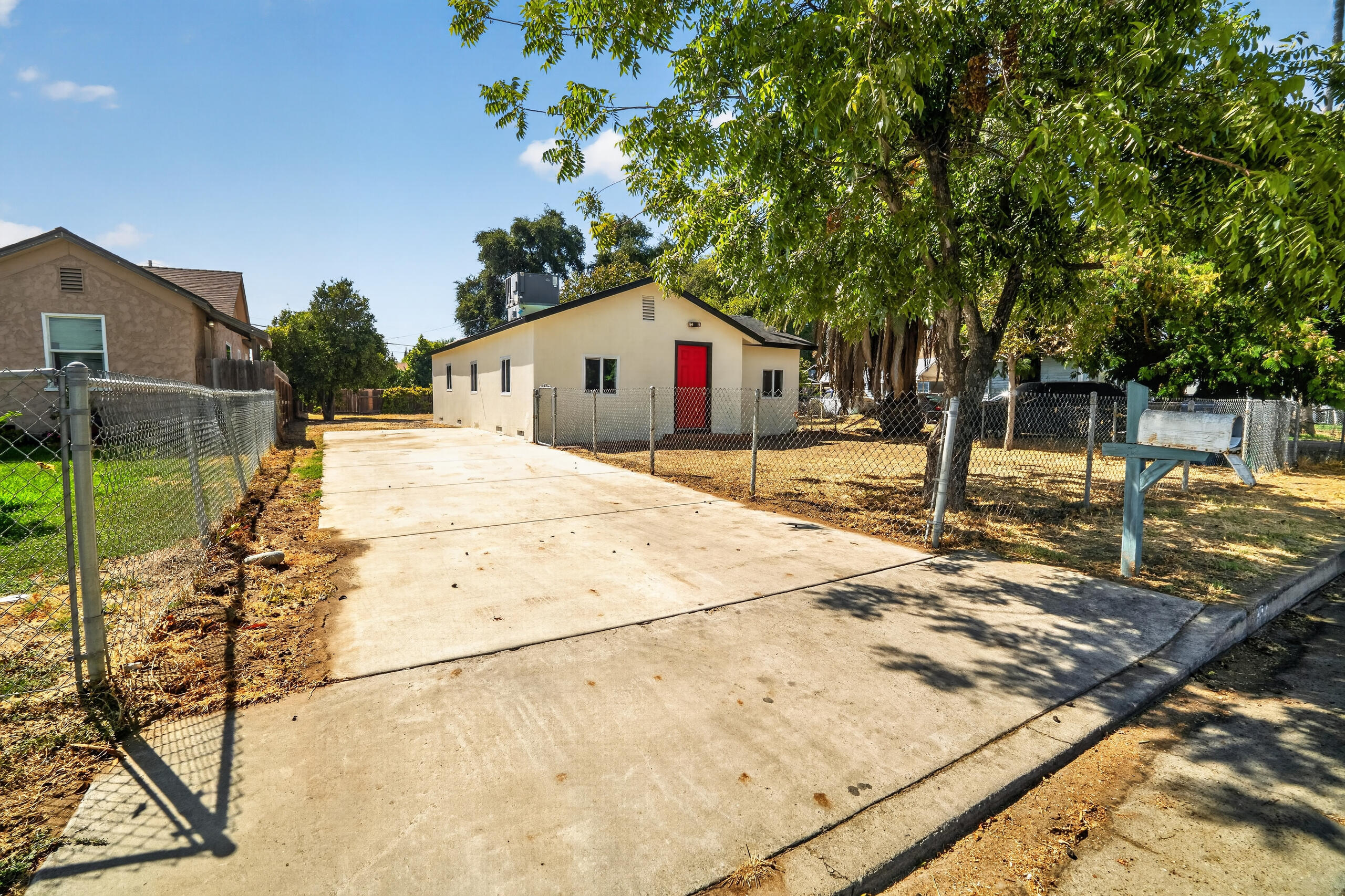 765 S Pratt St, Tulare, CA 93274