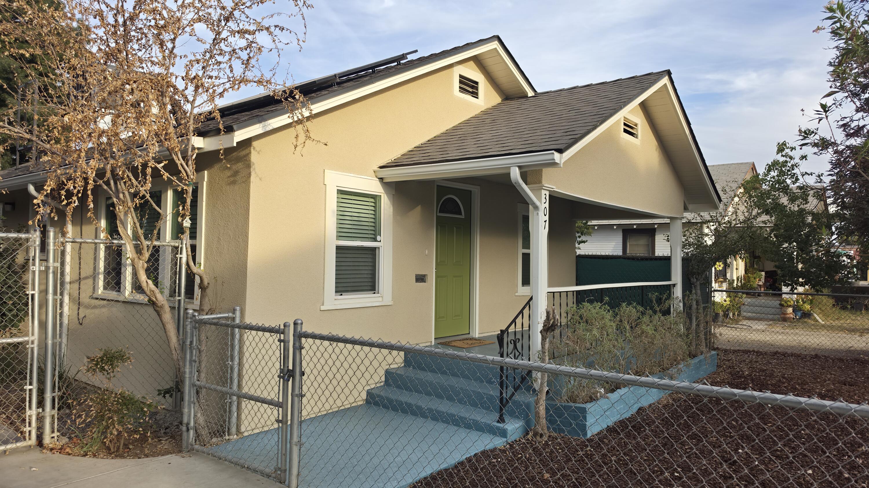 307 N Orange Ave, Exeter, CA 93221