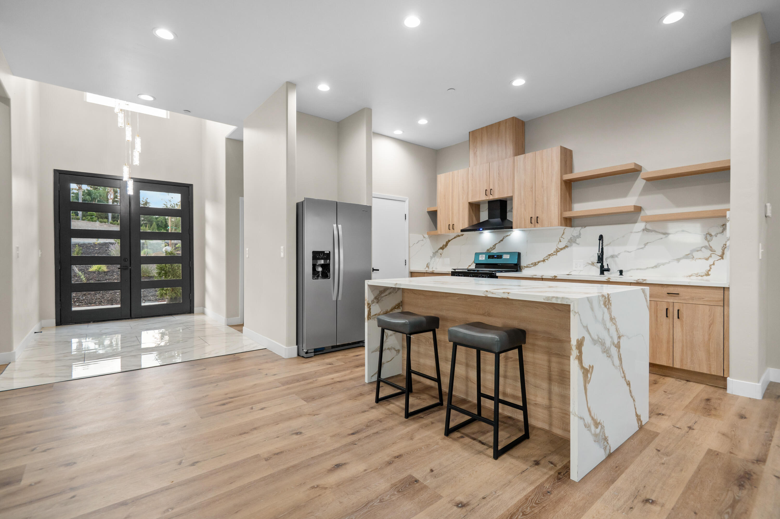 556 High Sierra Dr, Exeter, CA 93221