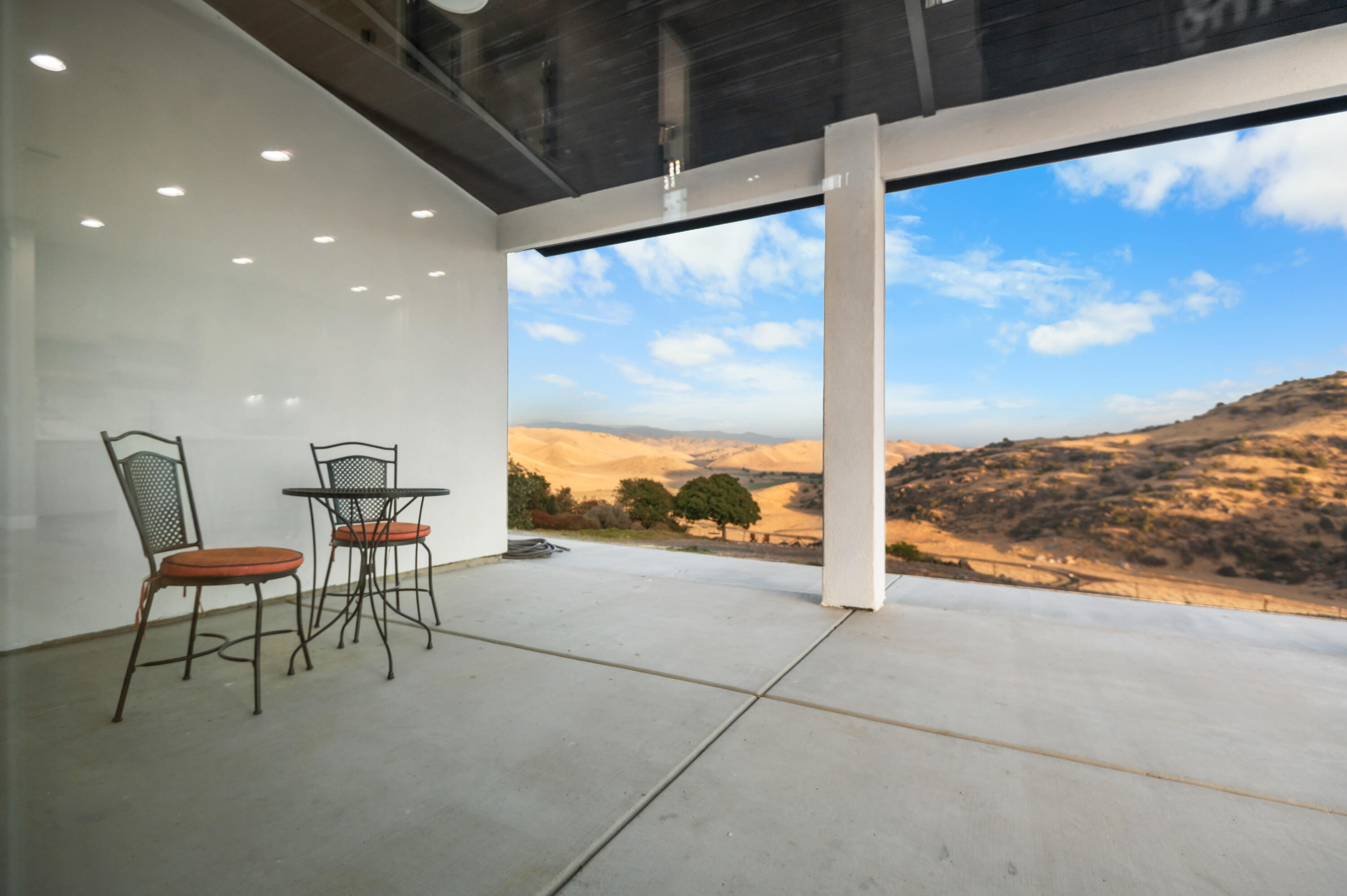 556 High Sierra Dr, Exeter, CA 93221
