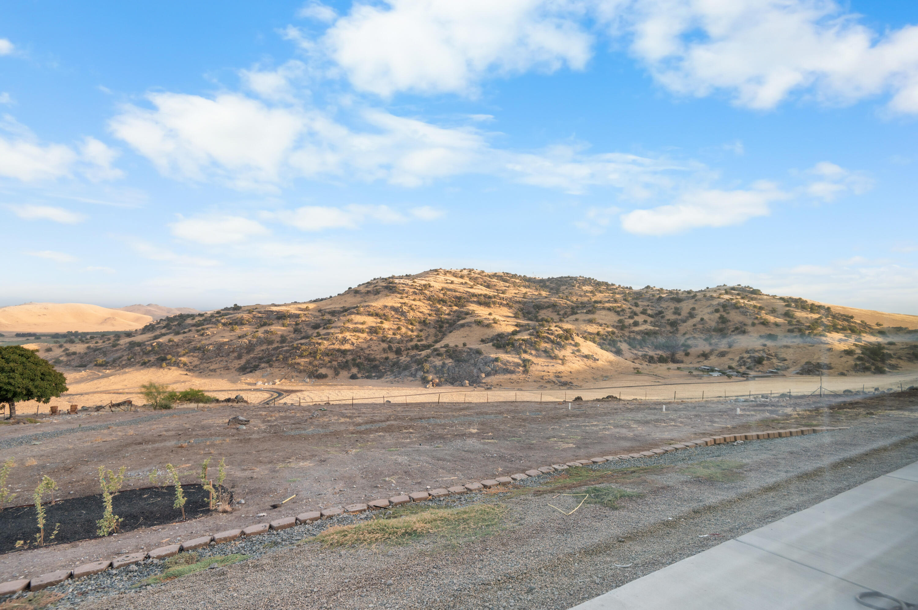 556 High Sierra Dr, Exeter, CA 93221