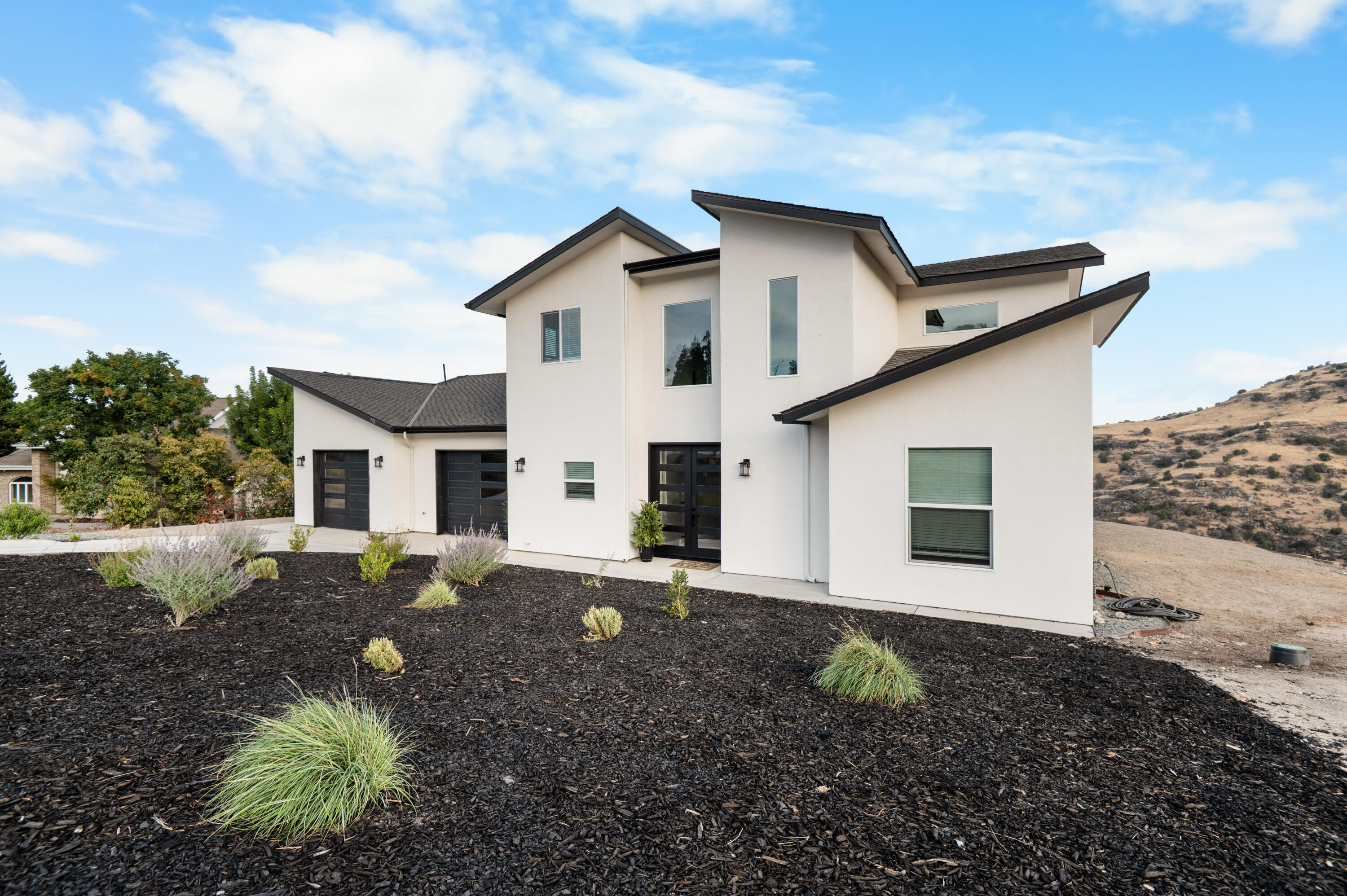 556 High Sierra Dr, Exeter, CA 93221
