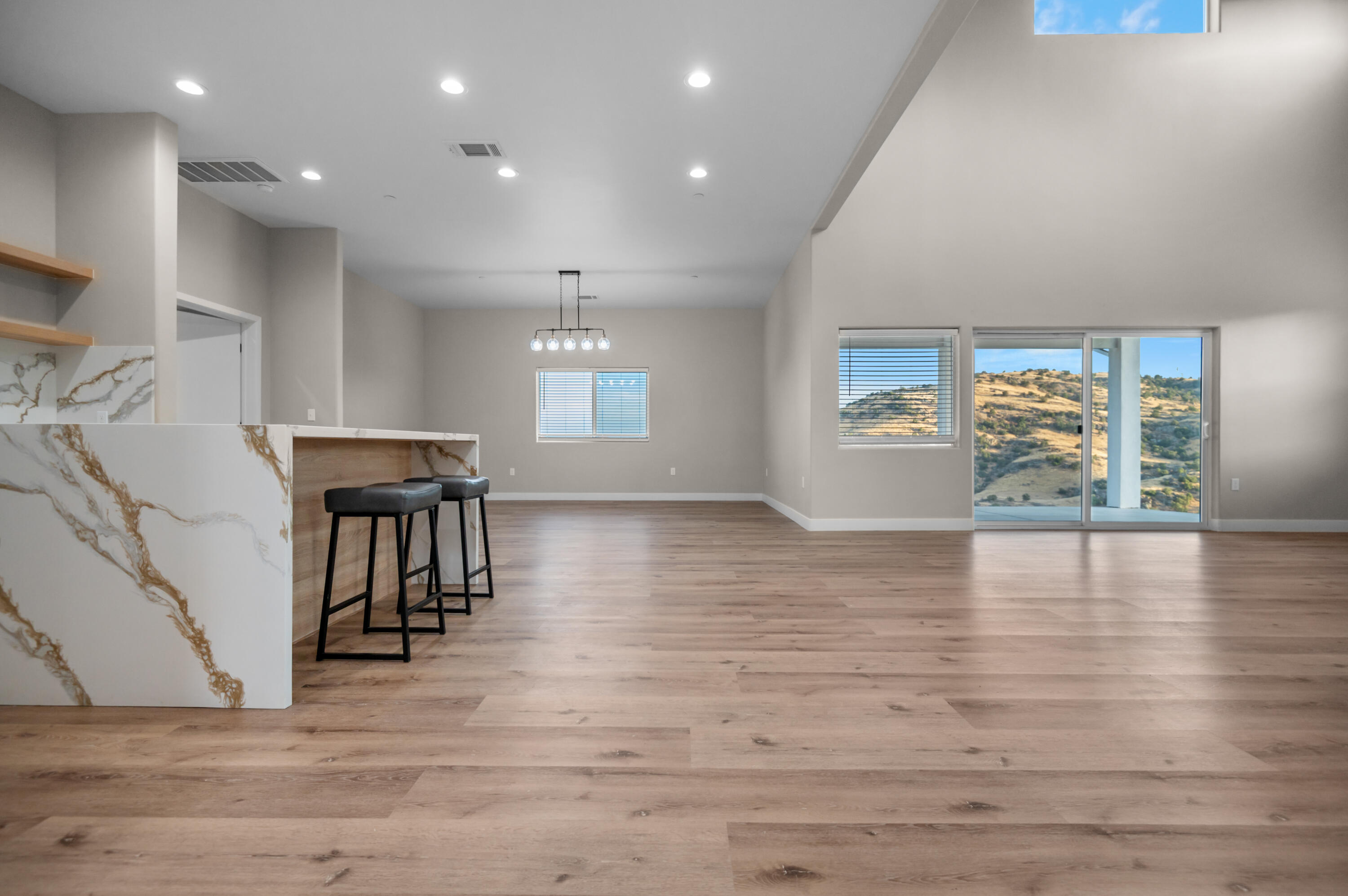 556 High Sierra Dr, Exeter, CA 93221