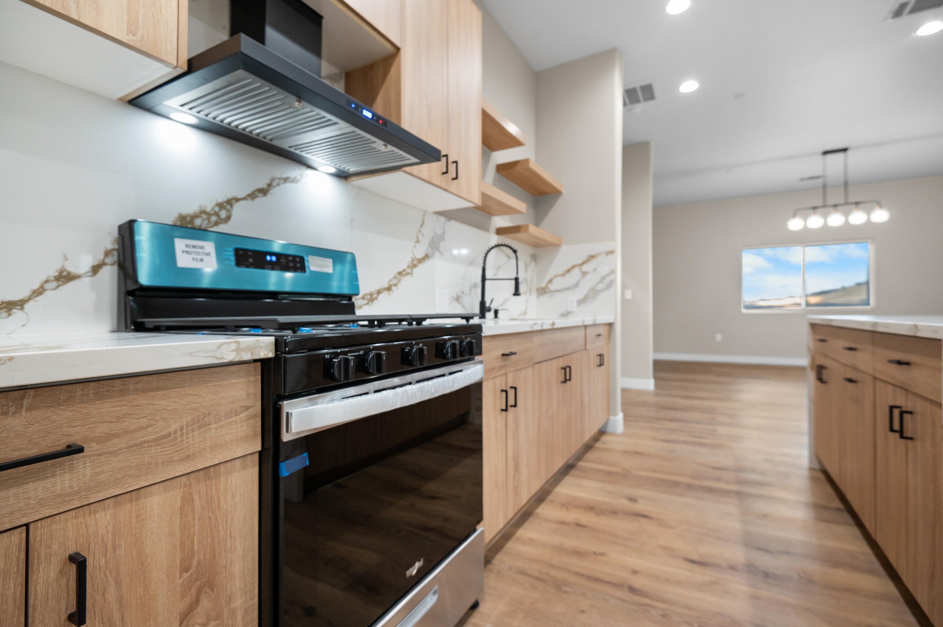 556 High Sierra Dr, Exeter, CA 93221