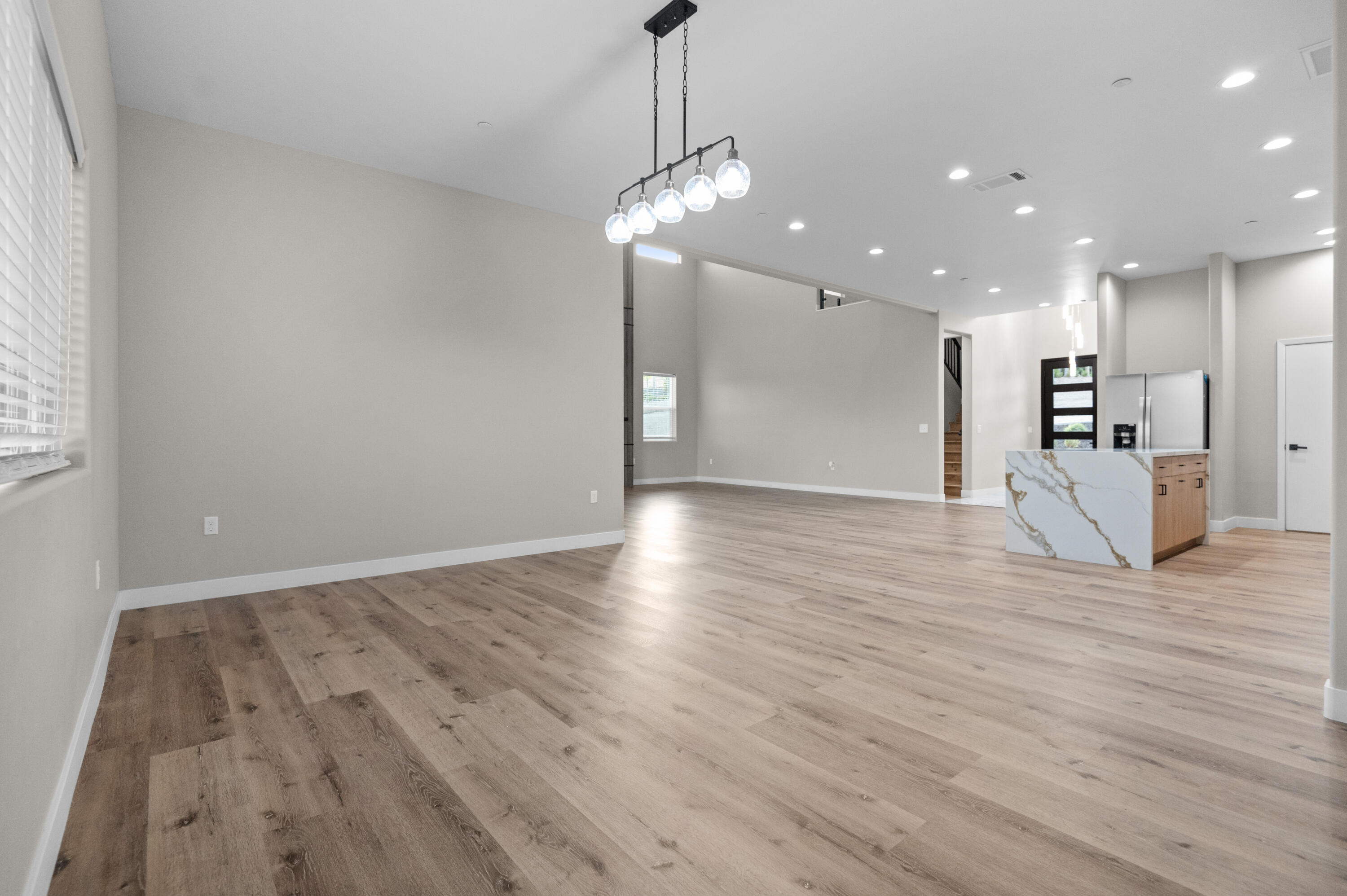 556 High Sierra Dr, Exeter, CA 93221