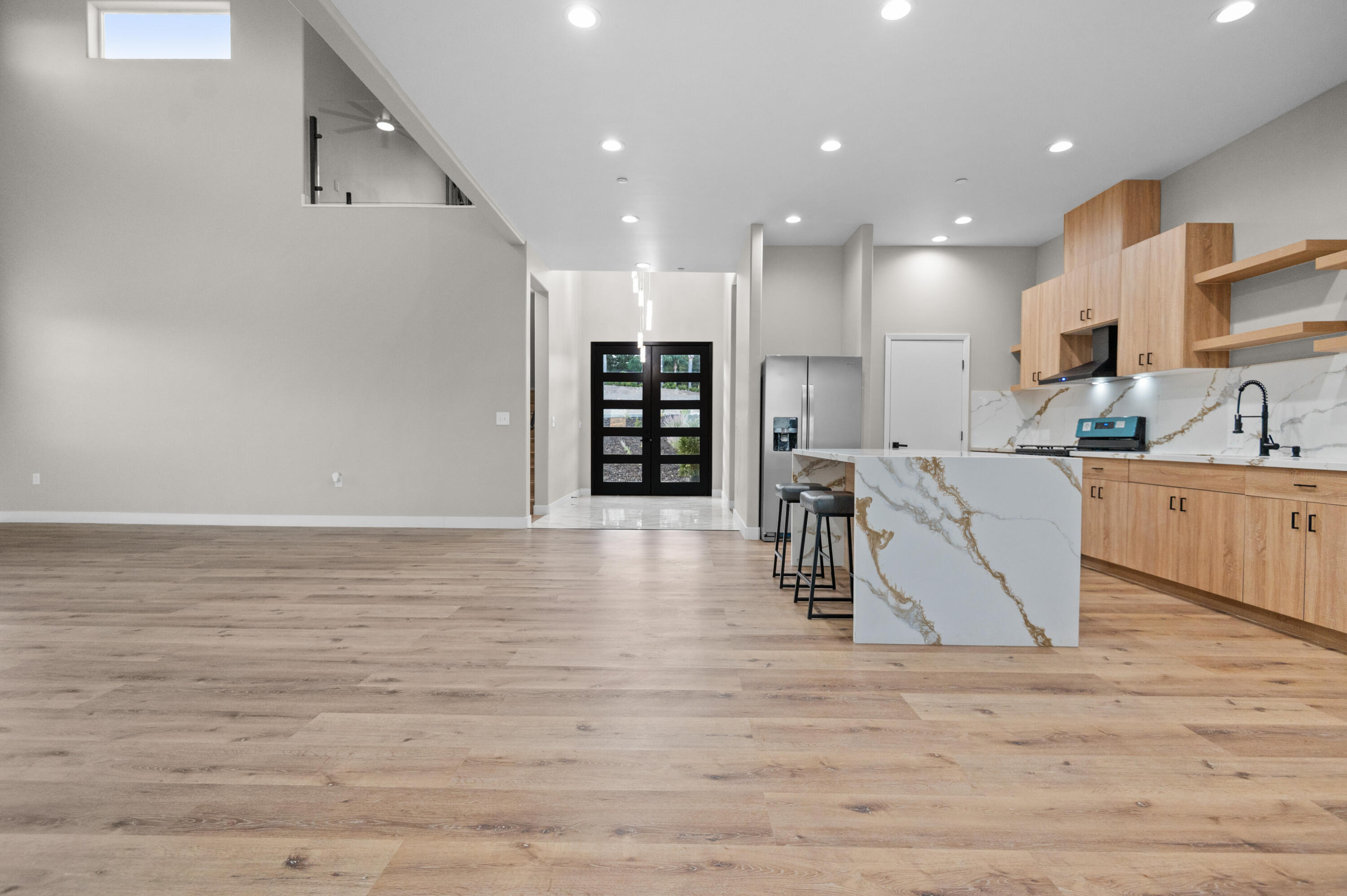 556 High Sierra Dr, Exeter, CA 93221