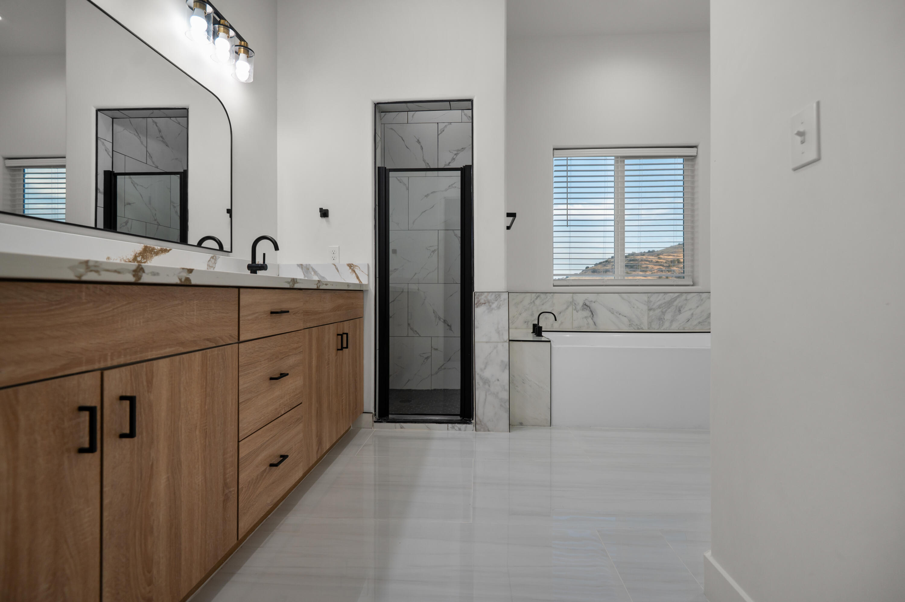 556 High Sierra Dr, Exeter, CA 93221