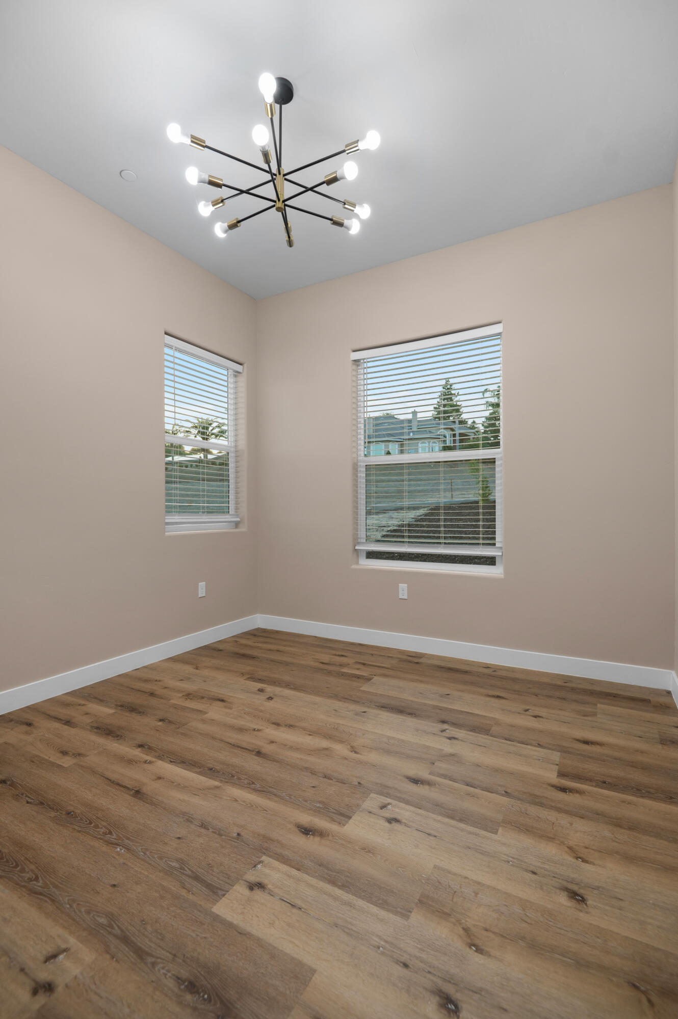 556 High Sierra Dr, Exeter, CA 93221