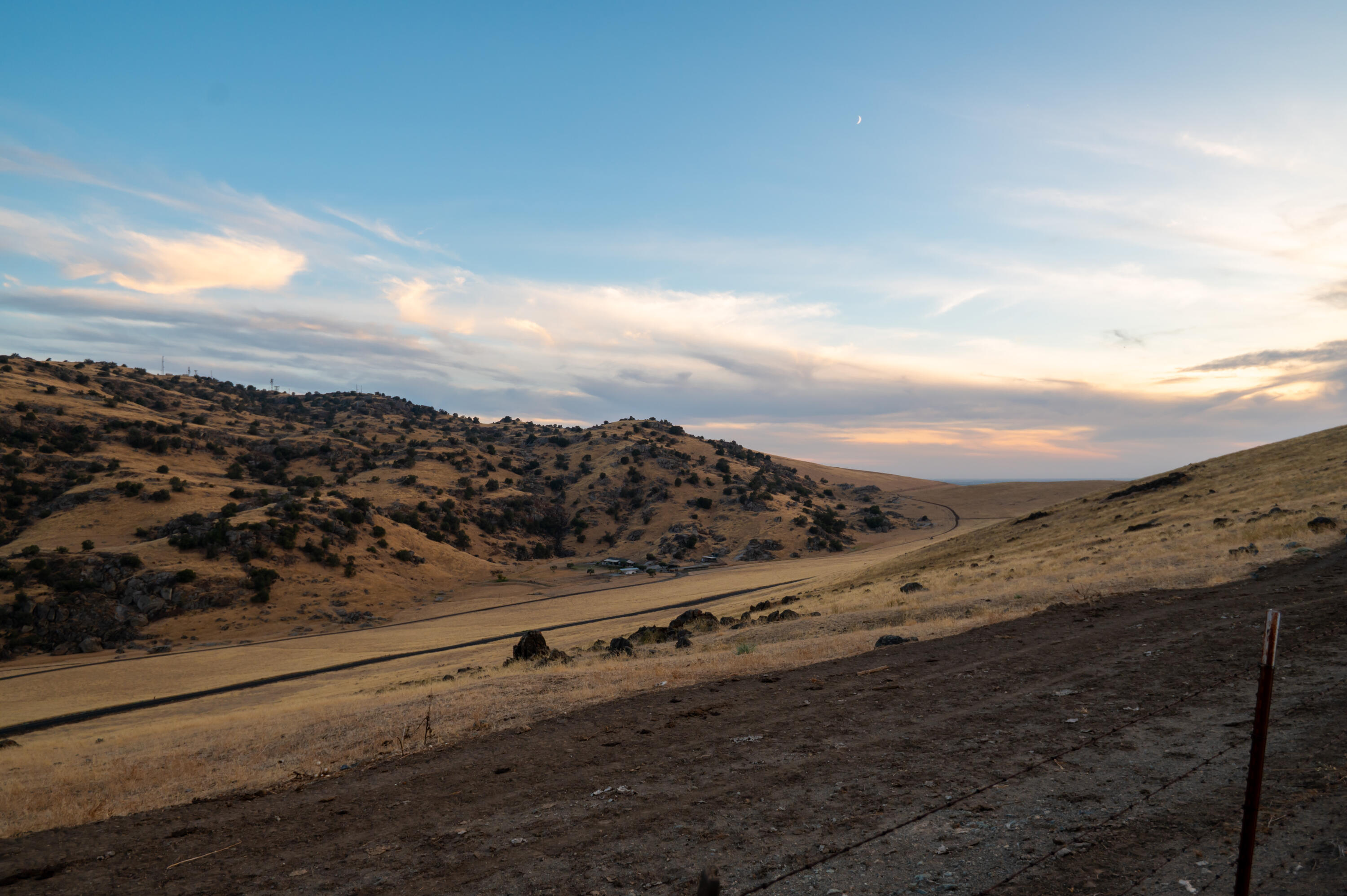 556 High Sierra Dr, Exeter, CA 93221