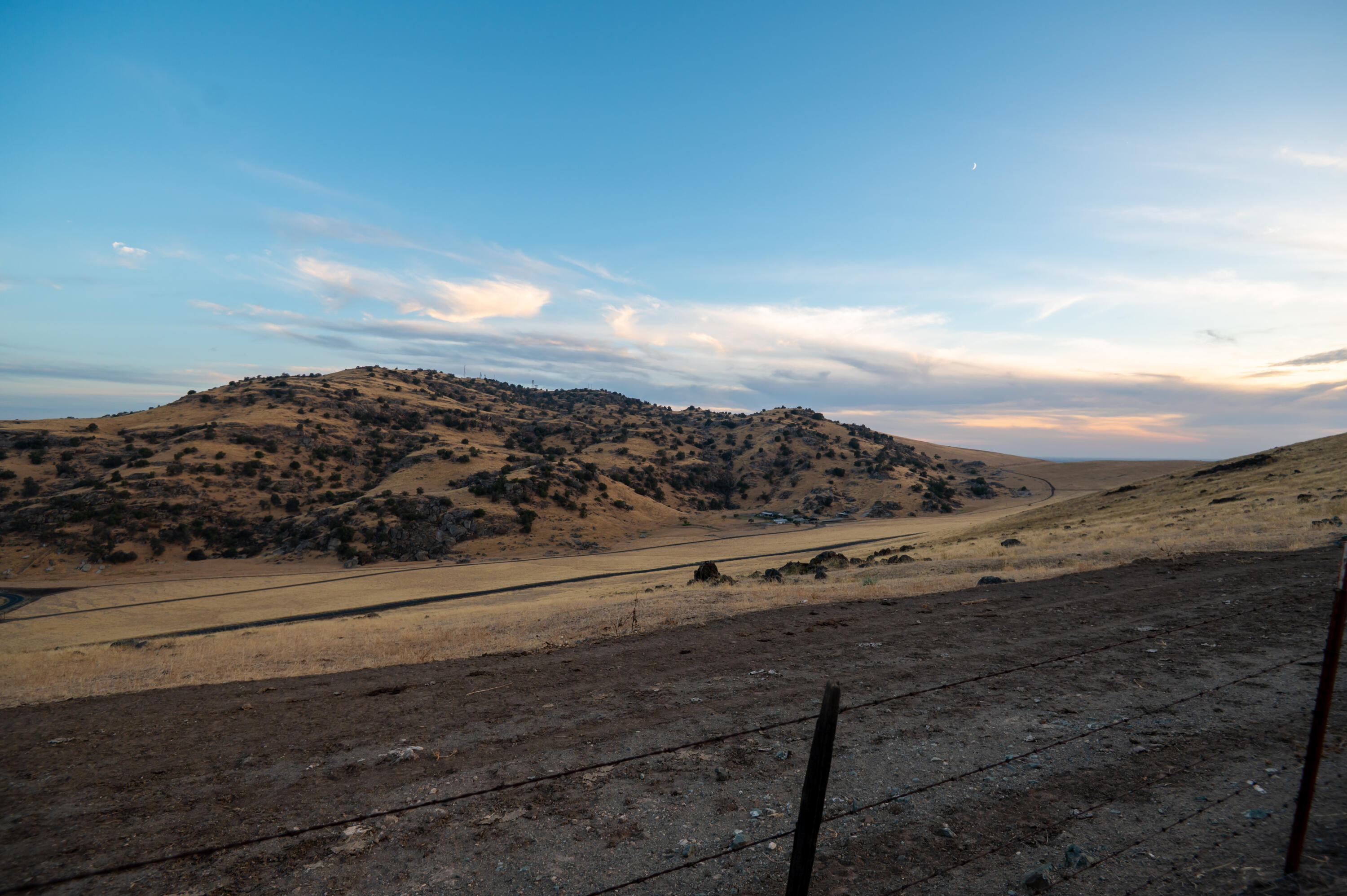 556 High Sierra Dr, Exeter, CA 93221
