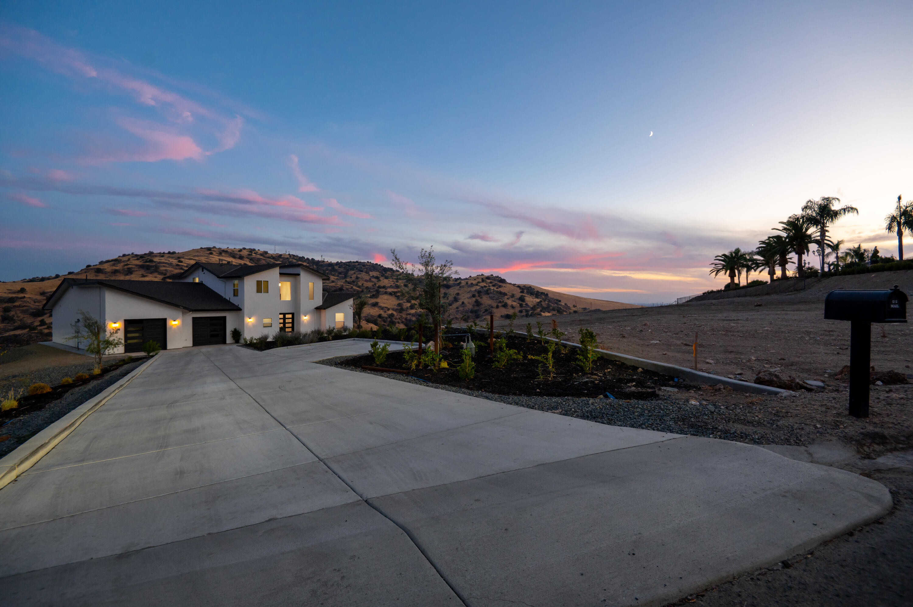 556 High Sierra Dr, Exeter, CA 93221