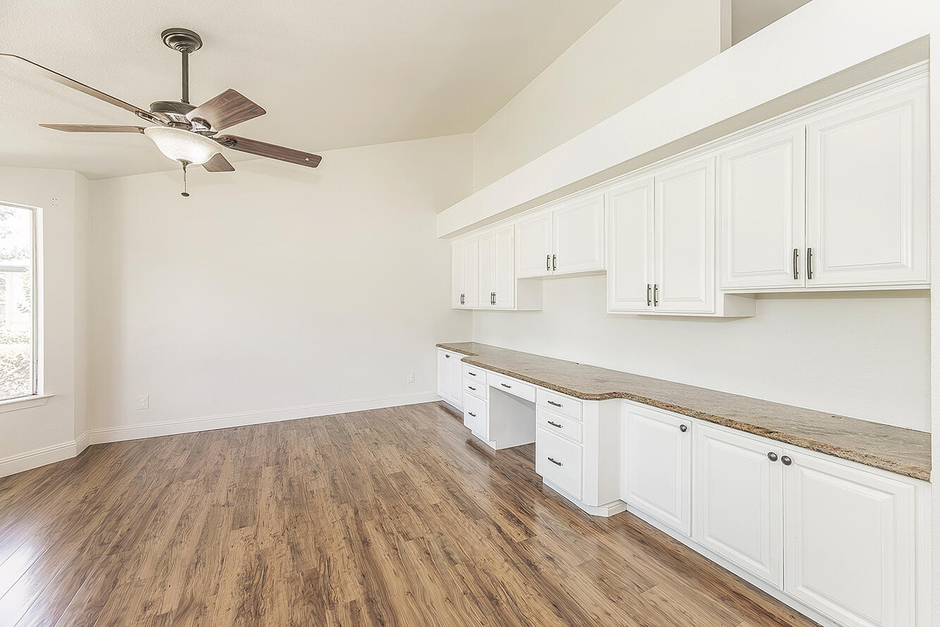 5193 W Hampton Way, Fresno, CA 93722