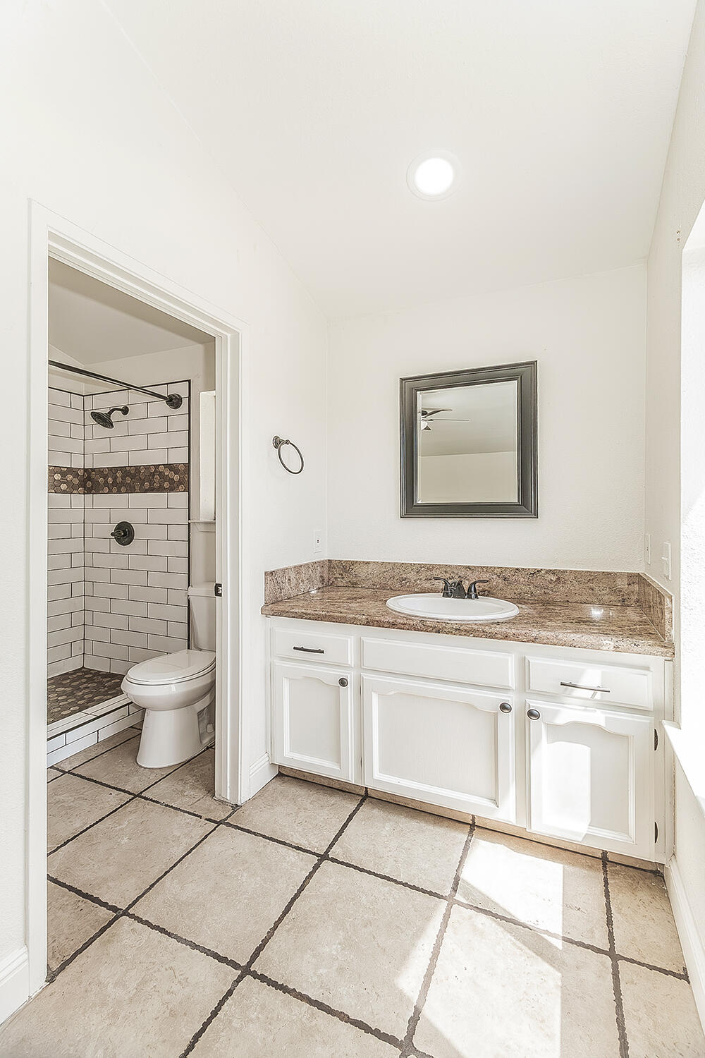 5193 W Hampton Way, Fresno, CA 93722