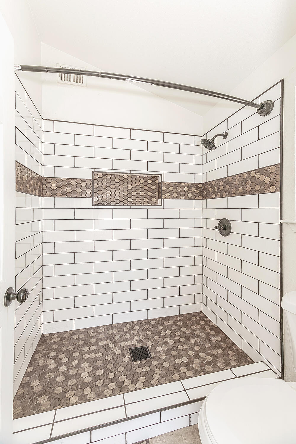 5193 W Hampton Way, Fresno, CA 93722