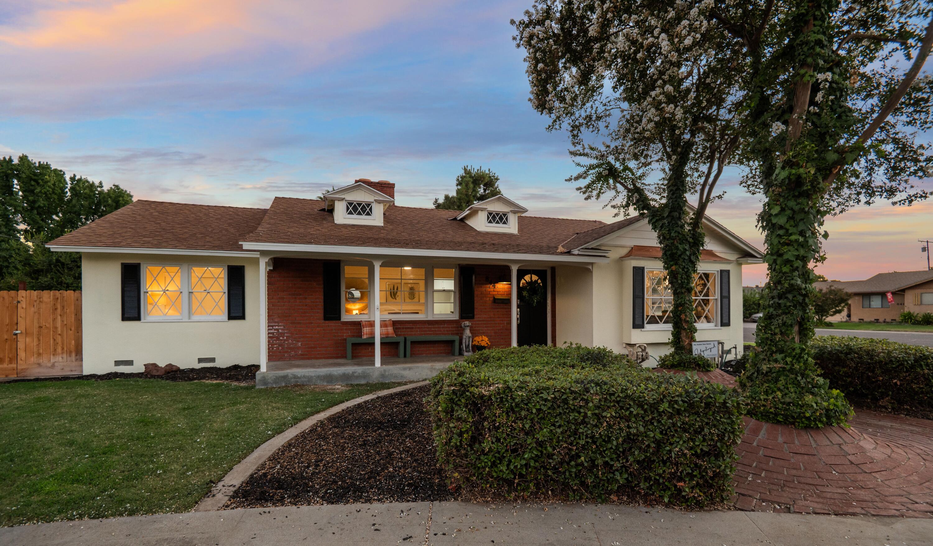 844 S Whitney Dr, Visalia, CA 93277