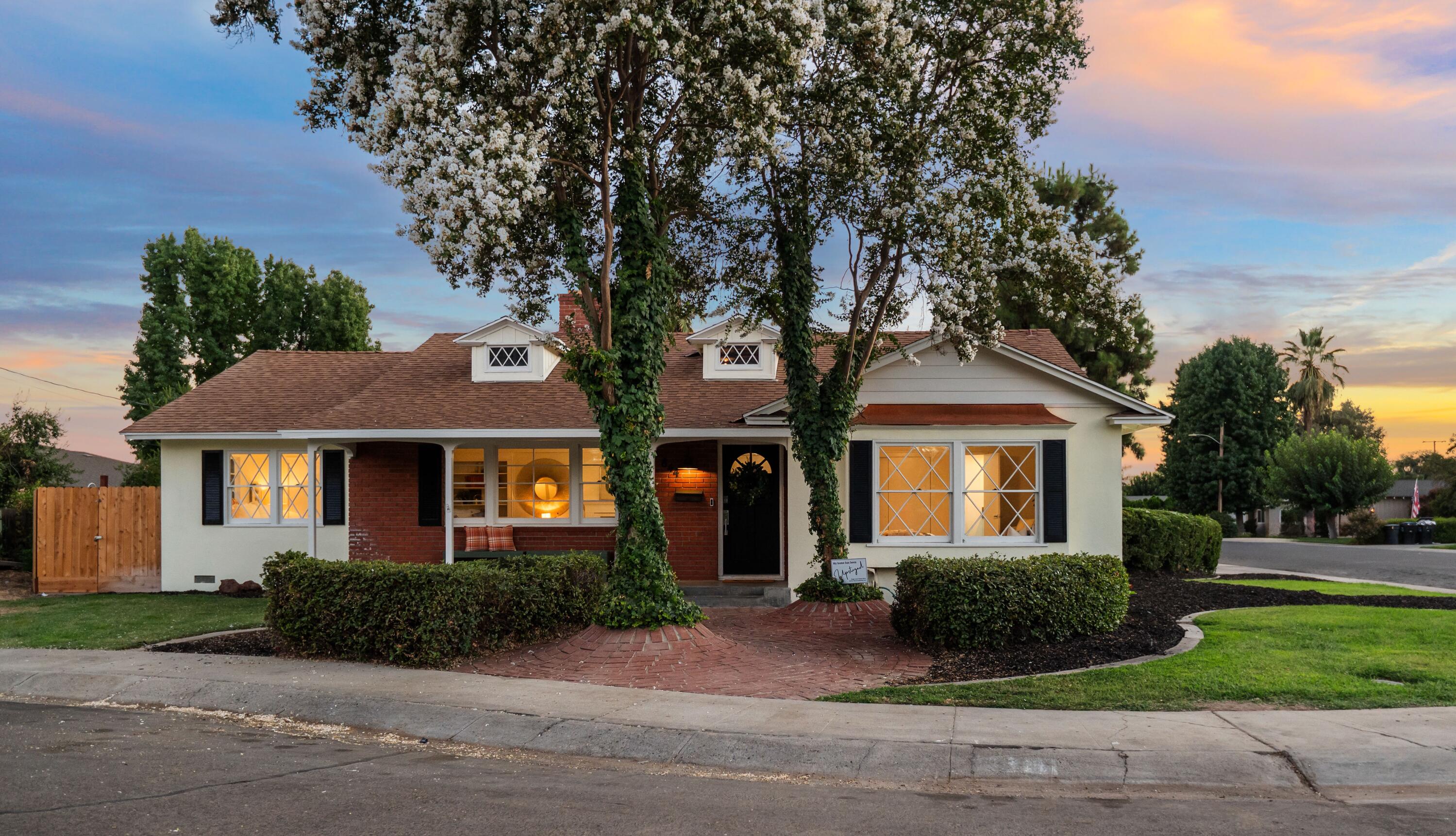 844 S Whitney Dr, Visalia, CA 93277