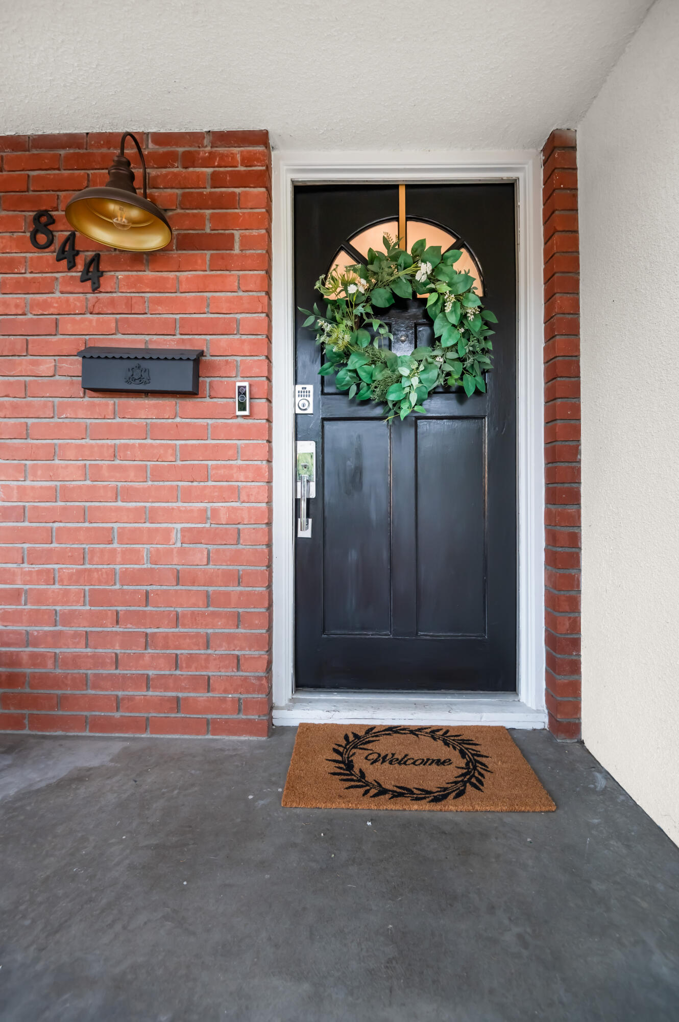 844 S Whitney Dr, Visalia, CA 93277