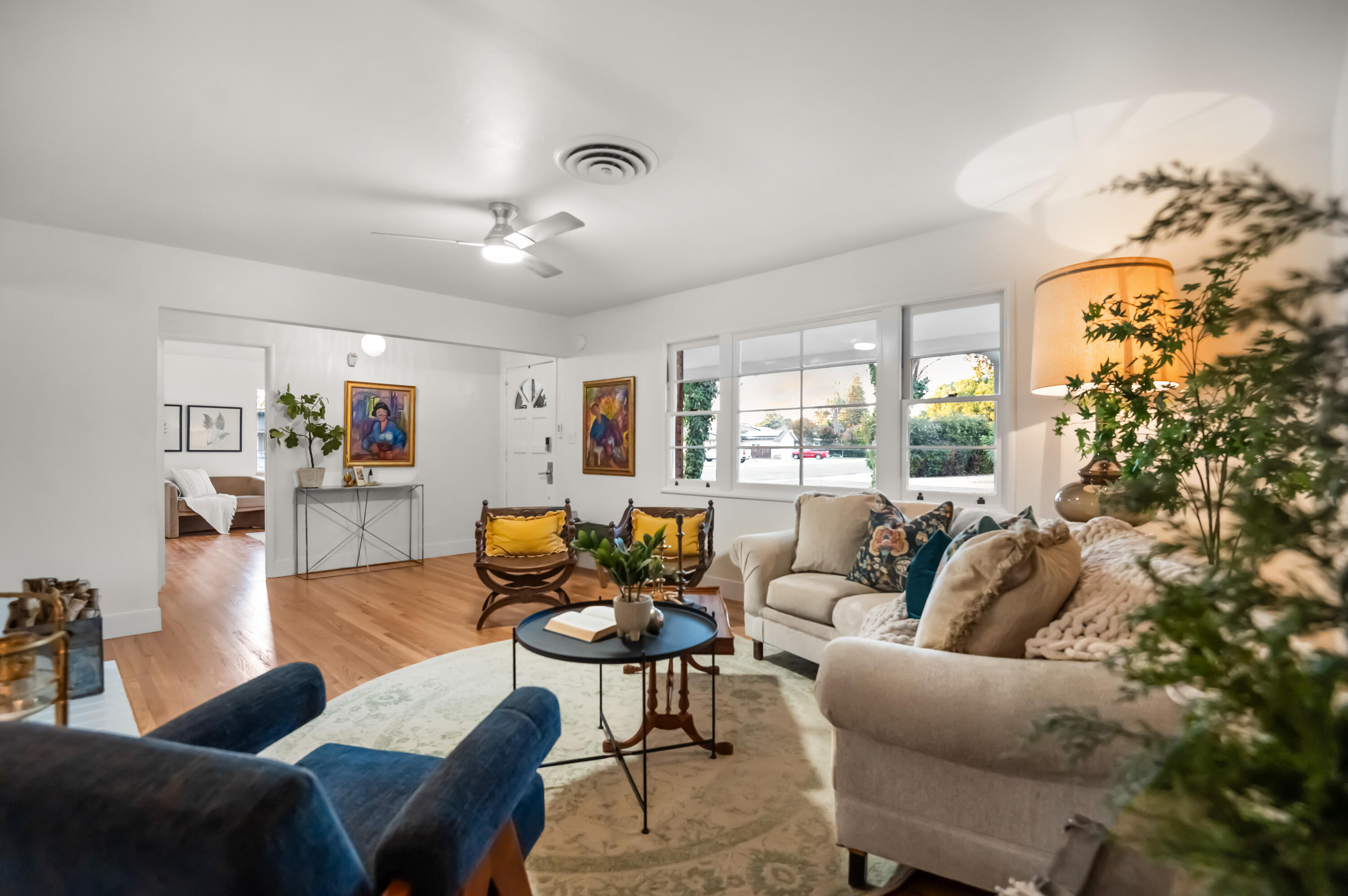 844 S Whitney Dr, Visalia, CA 93277