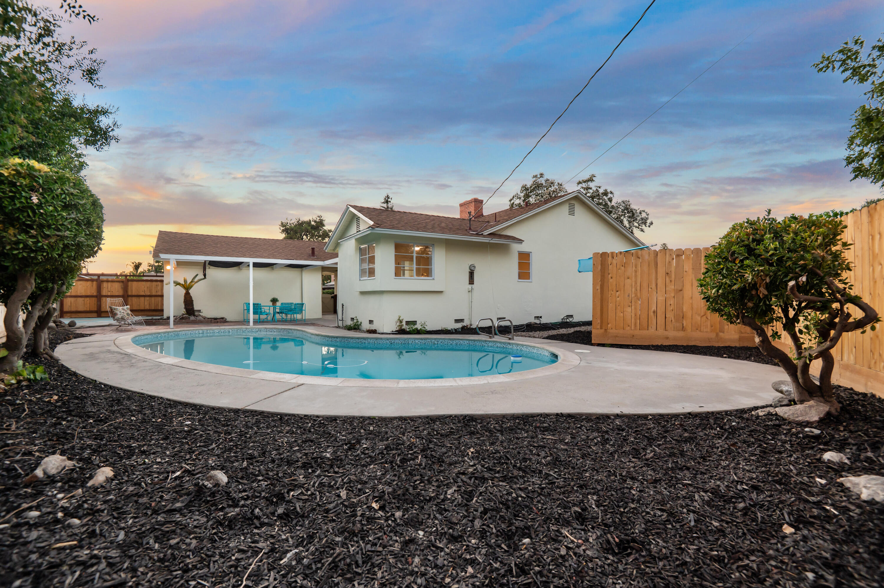 844 S Whitney Dr, Visalia, CA 93277