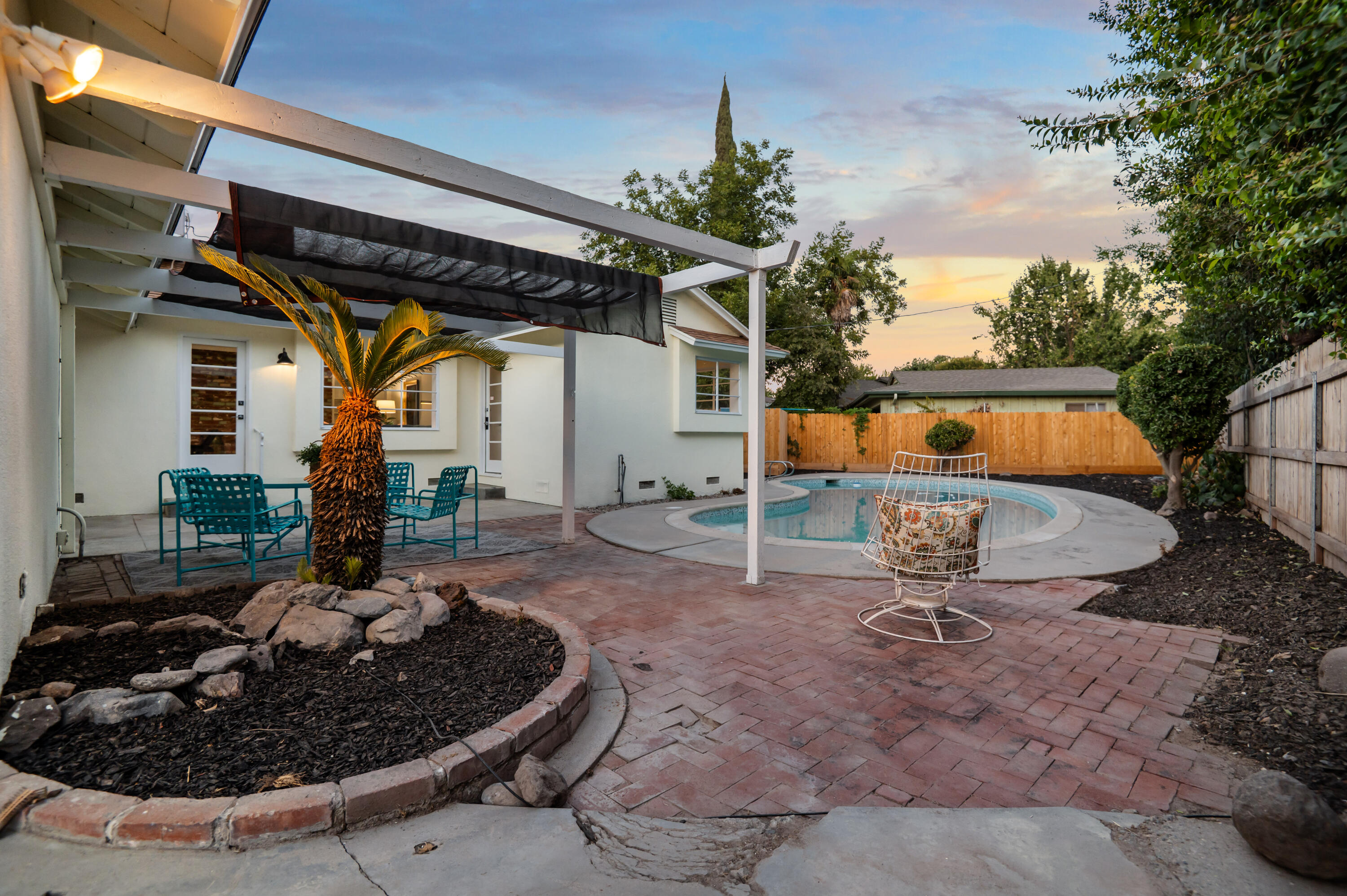 844 S Whitney Dr, Visalia, CA 93277