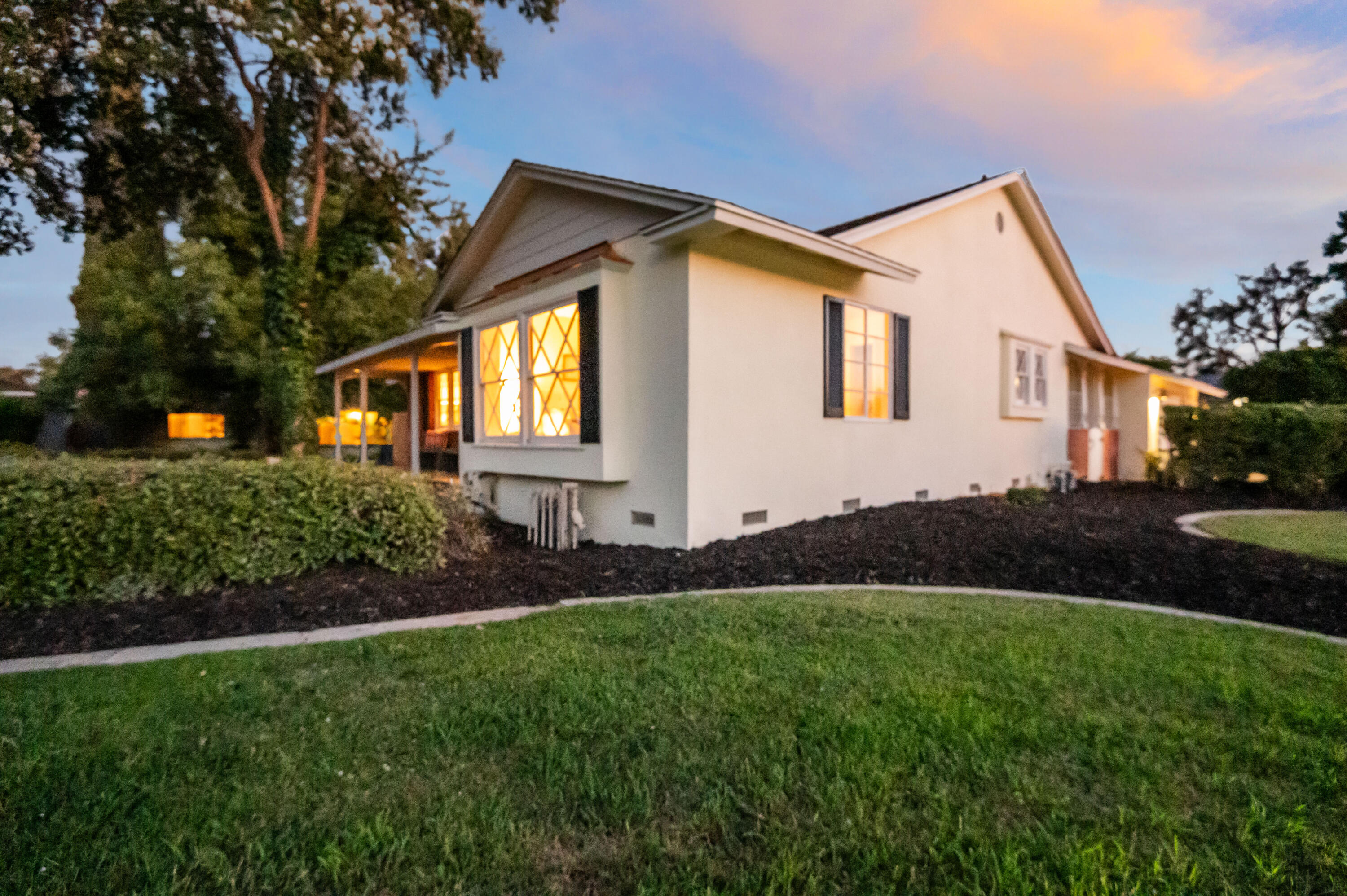 844 S Whitney Dr, Visalia, CA 93277