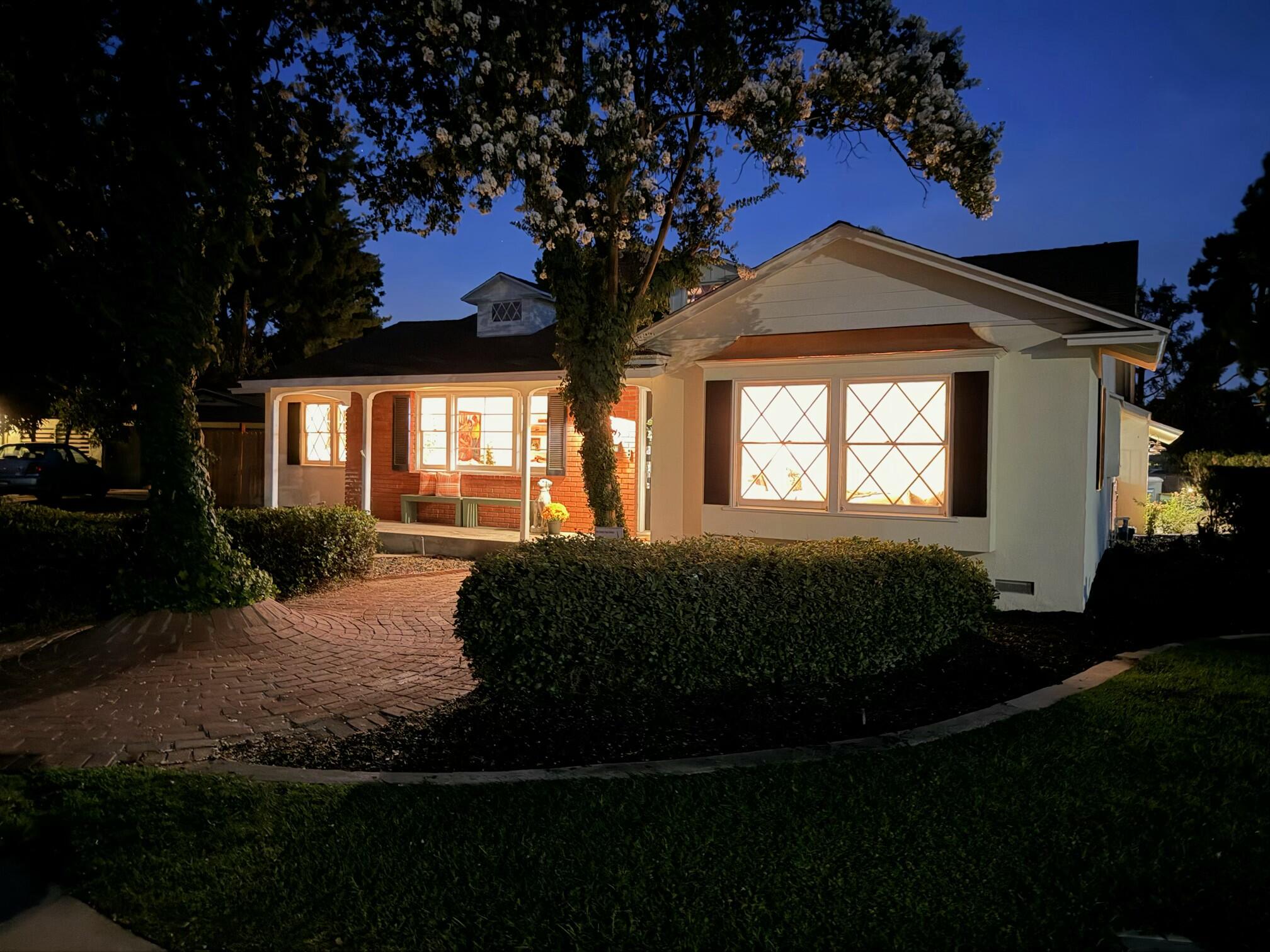 844 S Whitney Dr, Visalia, CA 93277