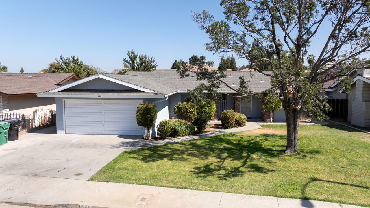540 W Theta Ln, Porterville, CA 93257