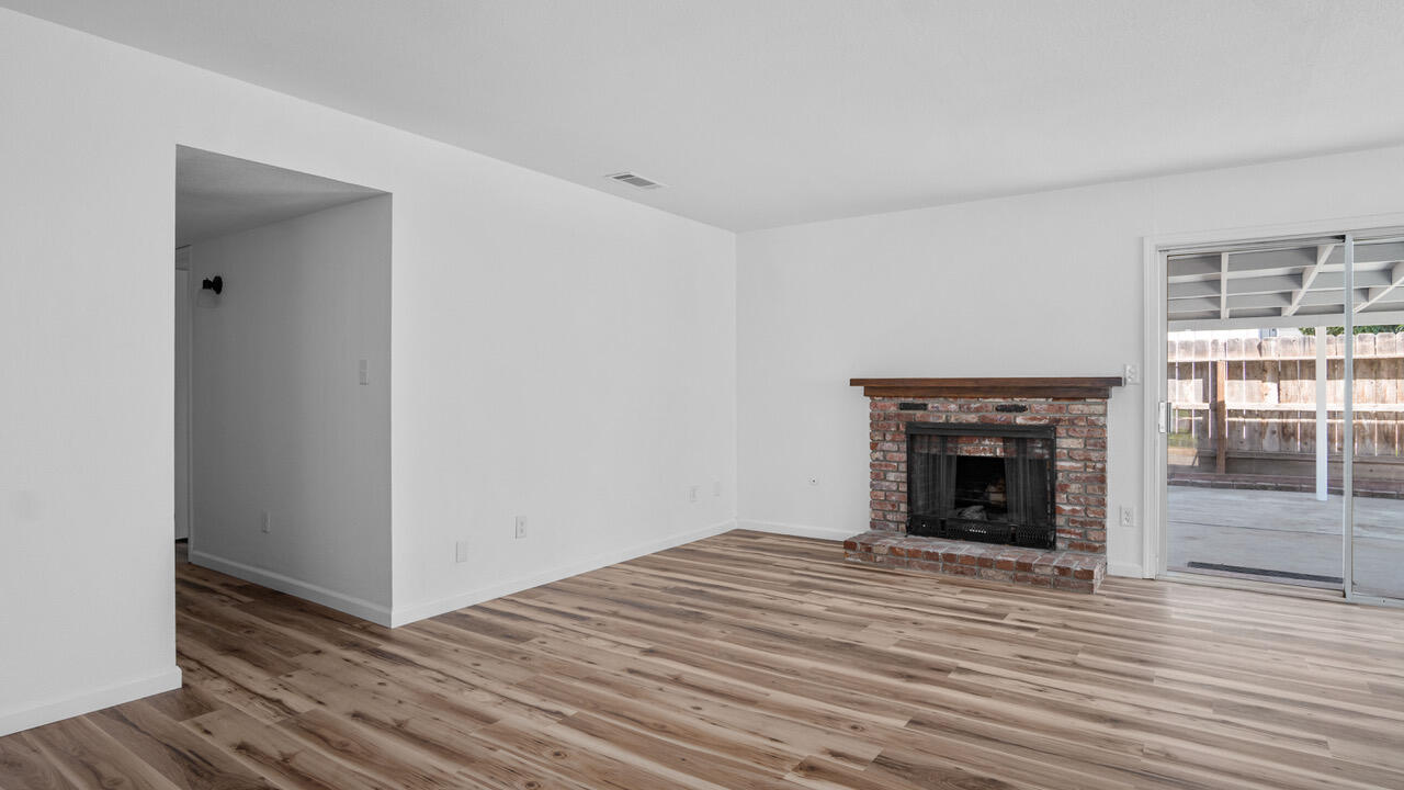 540 W Theta Ln, Porterville, CA 93257