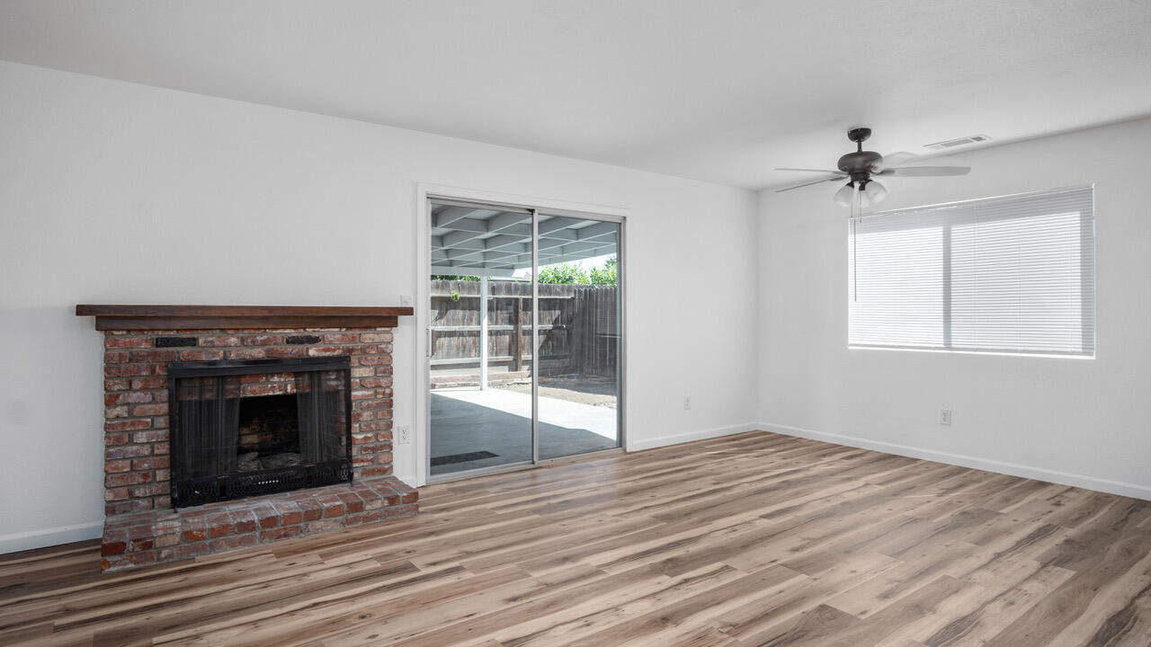 540 W Theta Ln, Porterville, CA 93257
